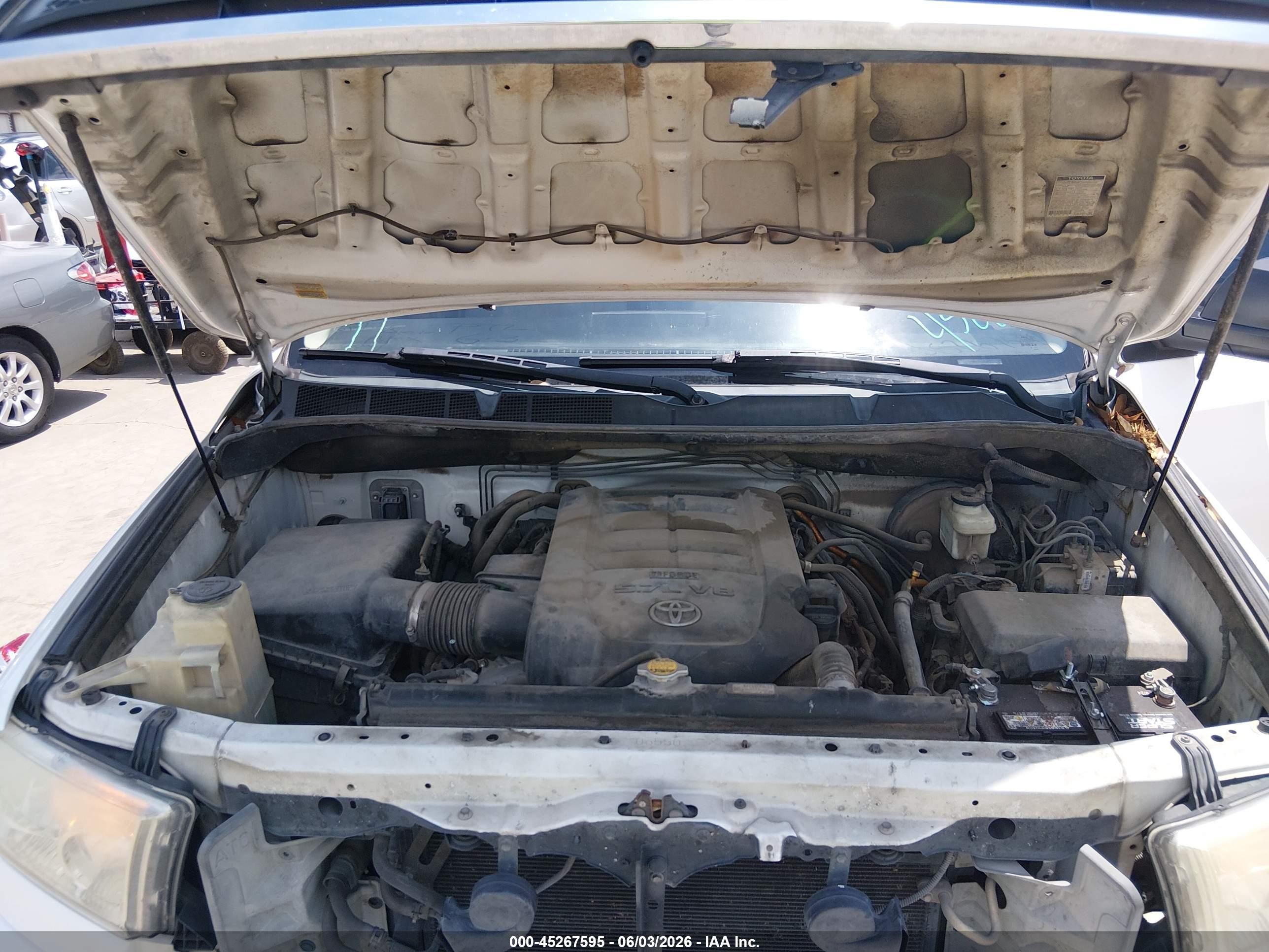 2012 Toyota Tundra Grade 5.7l V8 Белый vin: 5TFEY5F14CX122559