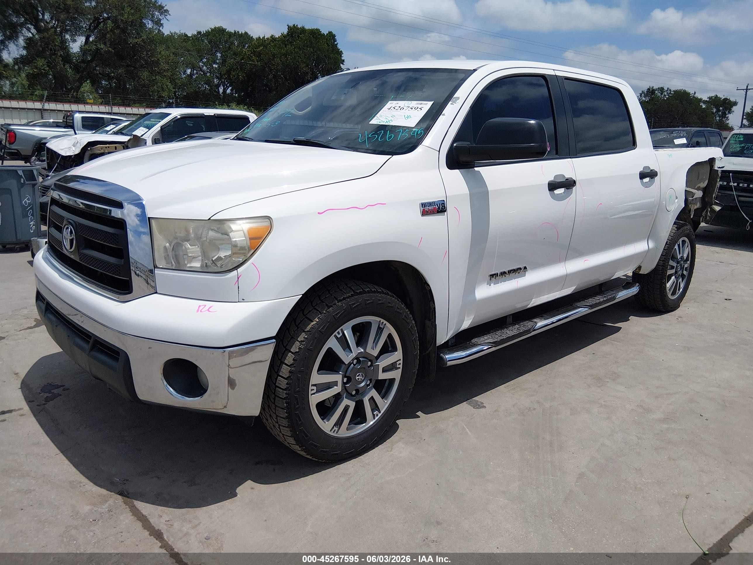 2012 Toyota Tundra Grade 5.7l V8 Белый vin: 5TFEY5F14CX122559