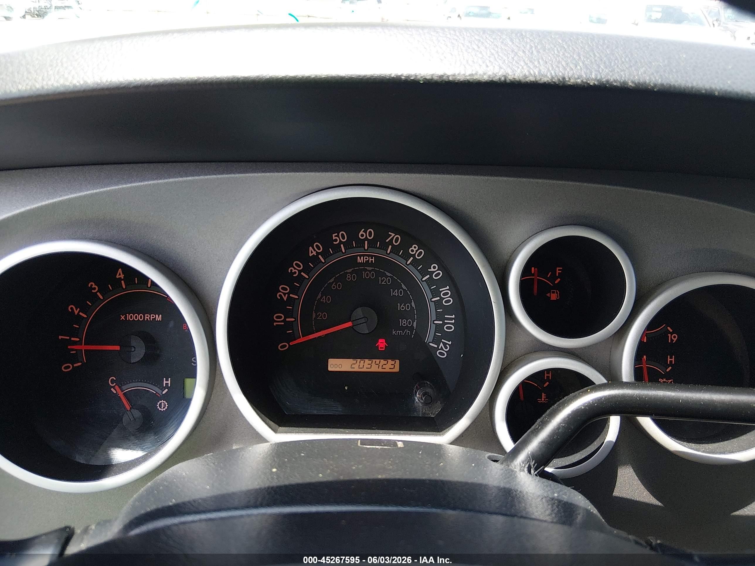 2012 Toyota Tundra Grade 5.7l V8 Белый vin: 5TFEY5F14CX122559