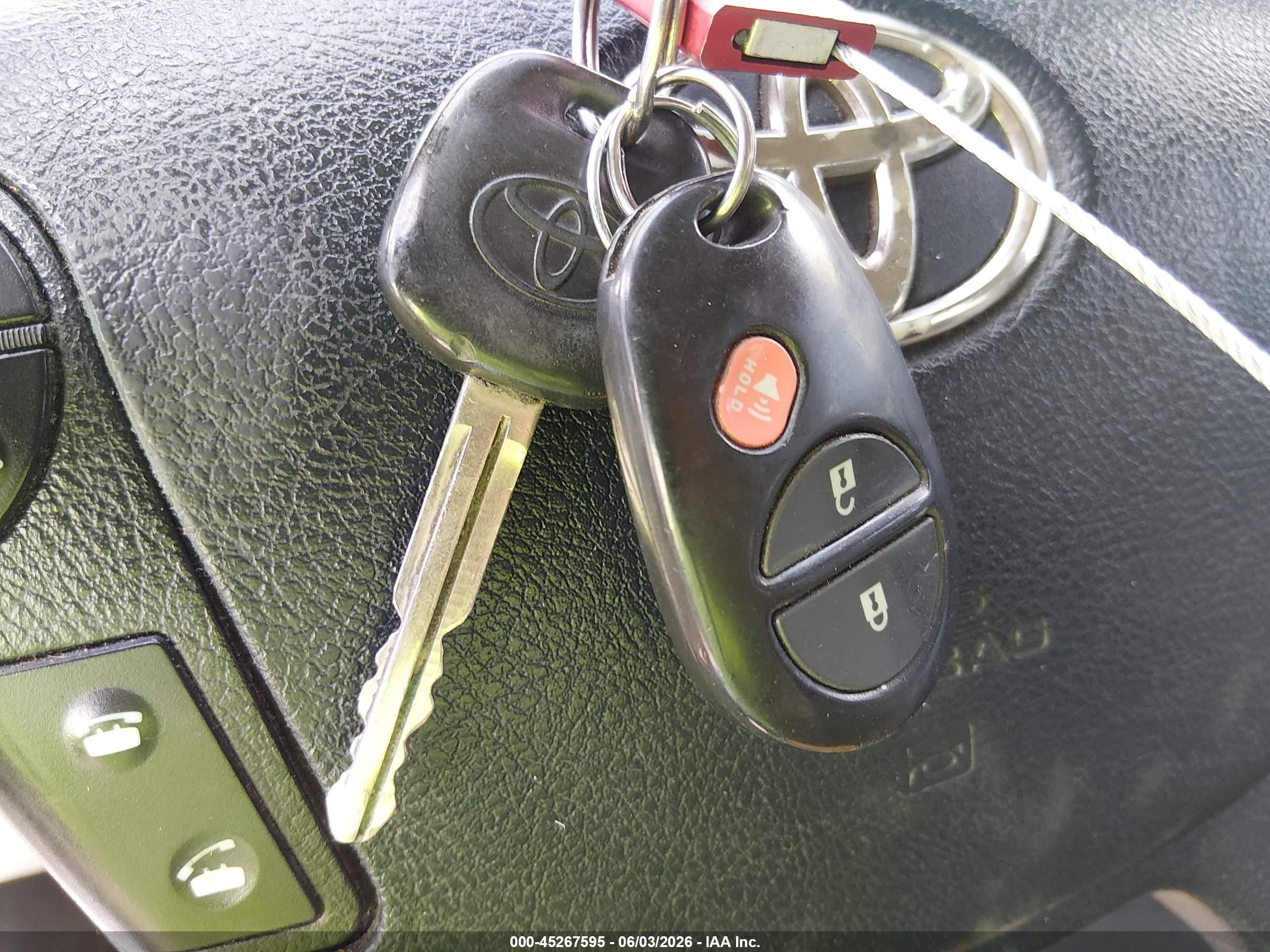 2012 Toyota Tundra Grade 5.7l V8 Белый vin: 5TFEY5F14CX122559