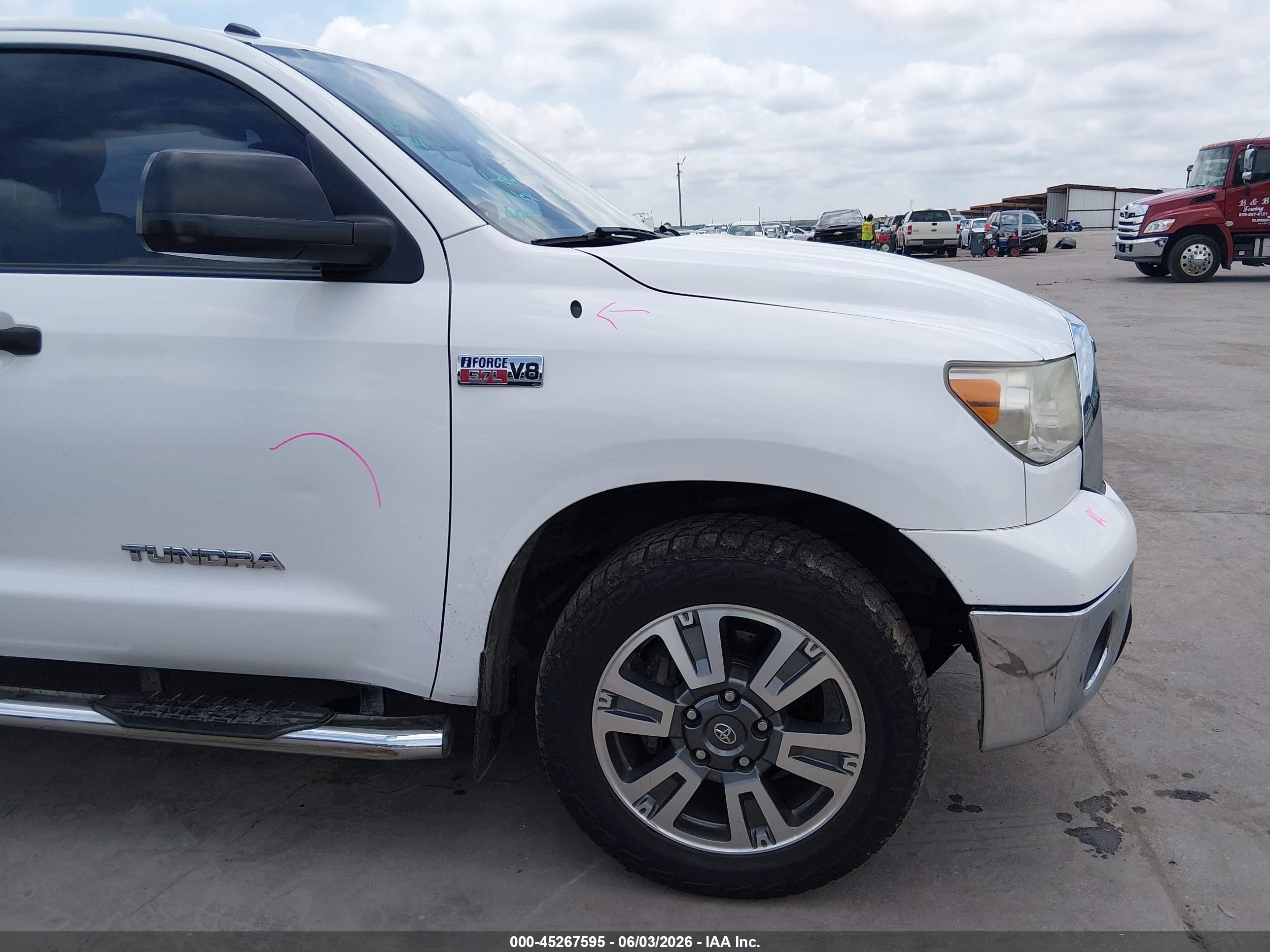 2012 Toyota Tundra Grade 5.7l V8 Белый vin: 5TFEY5F14CX122559