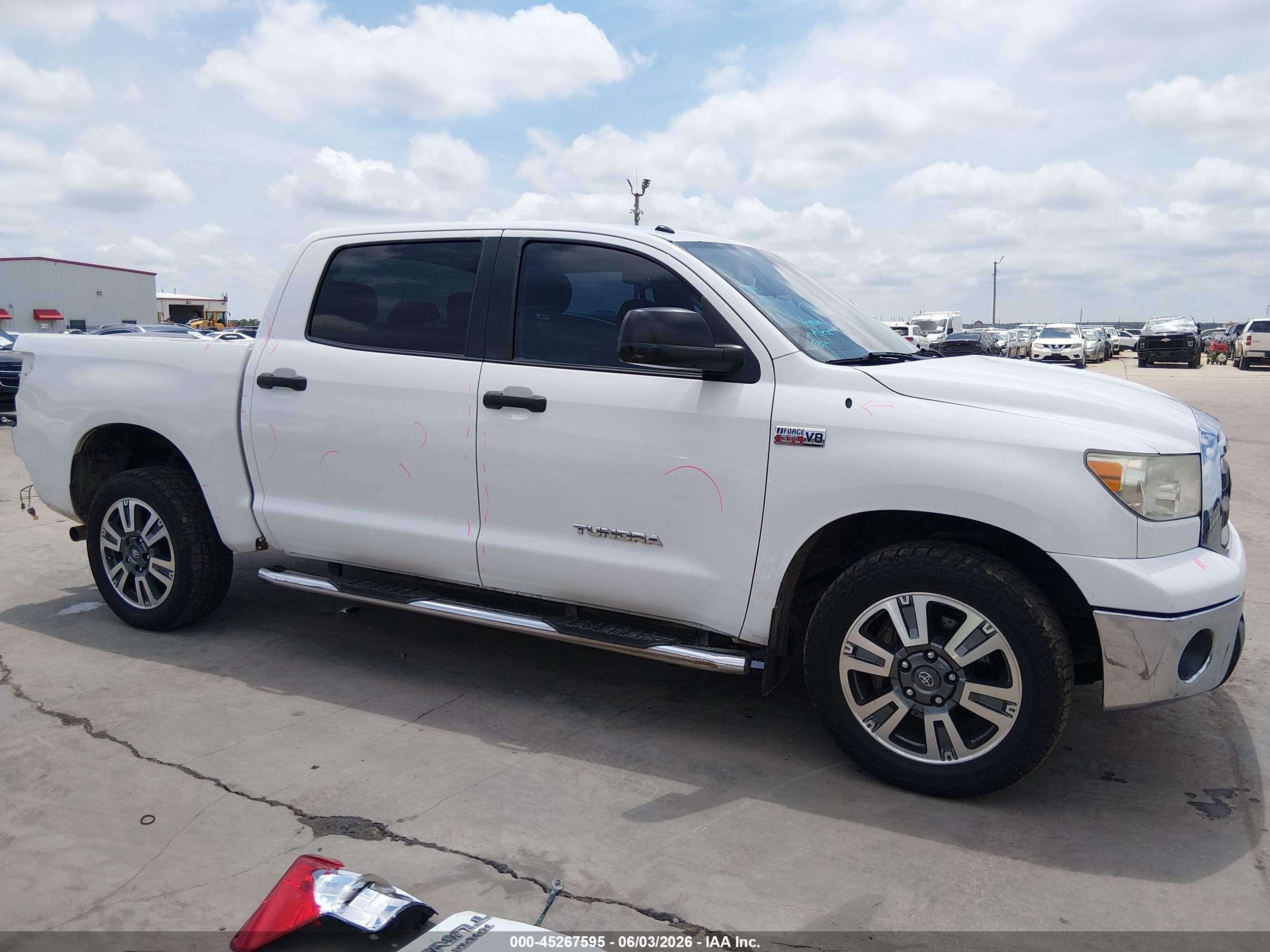 2012 Toyota Tundra Grade 5.7l V8 Белый vin: 5TFEY5F14CX122559