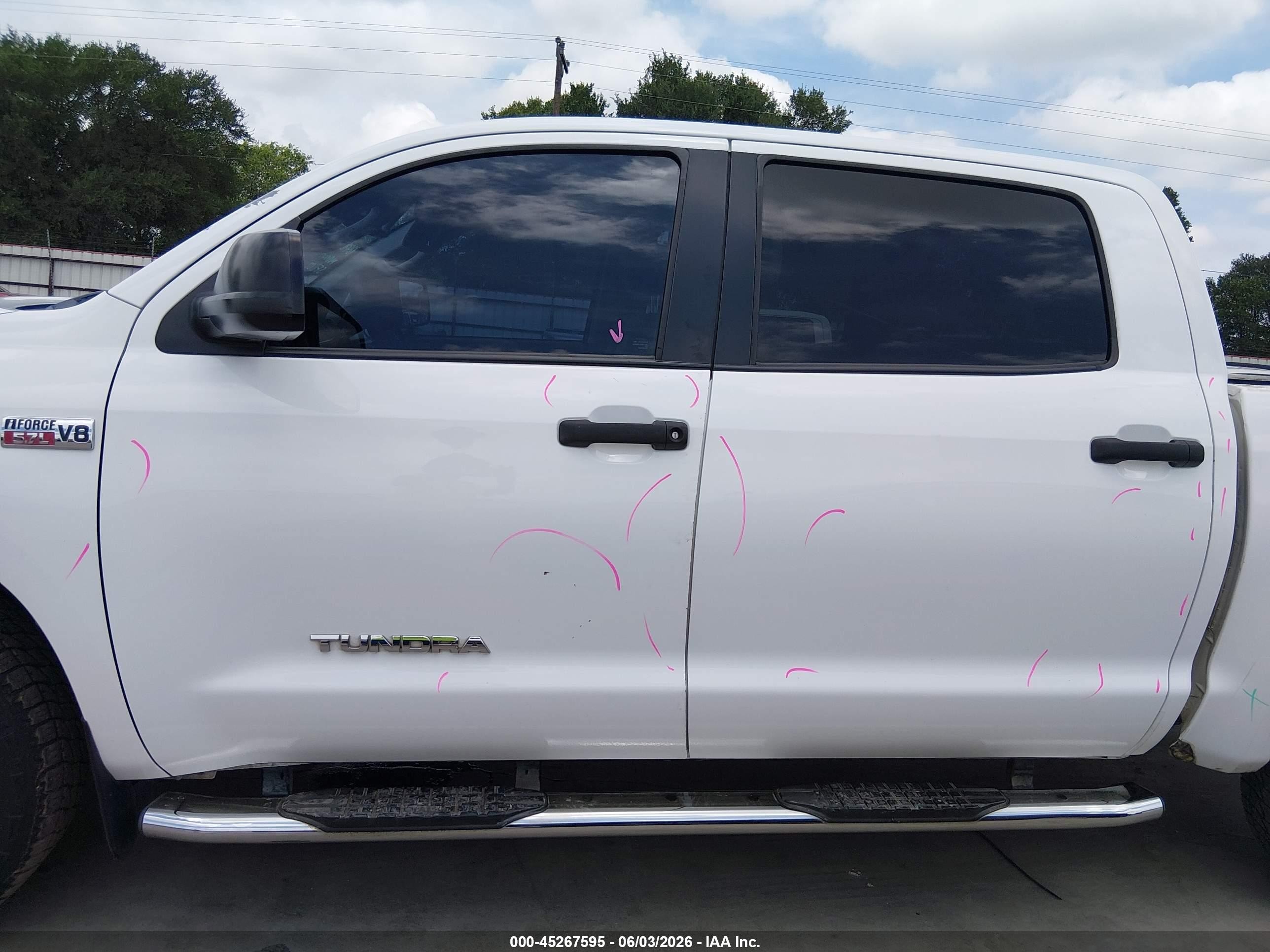 2012 Toyota Tundra Grade 5.7l V8 Белый vin: 5TFEY5F14CX122559