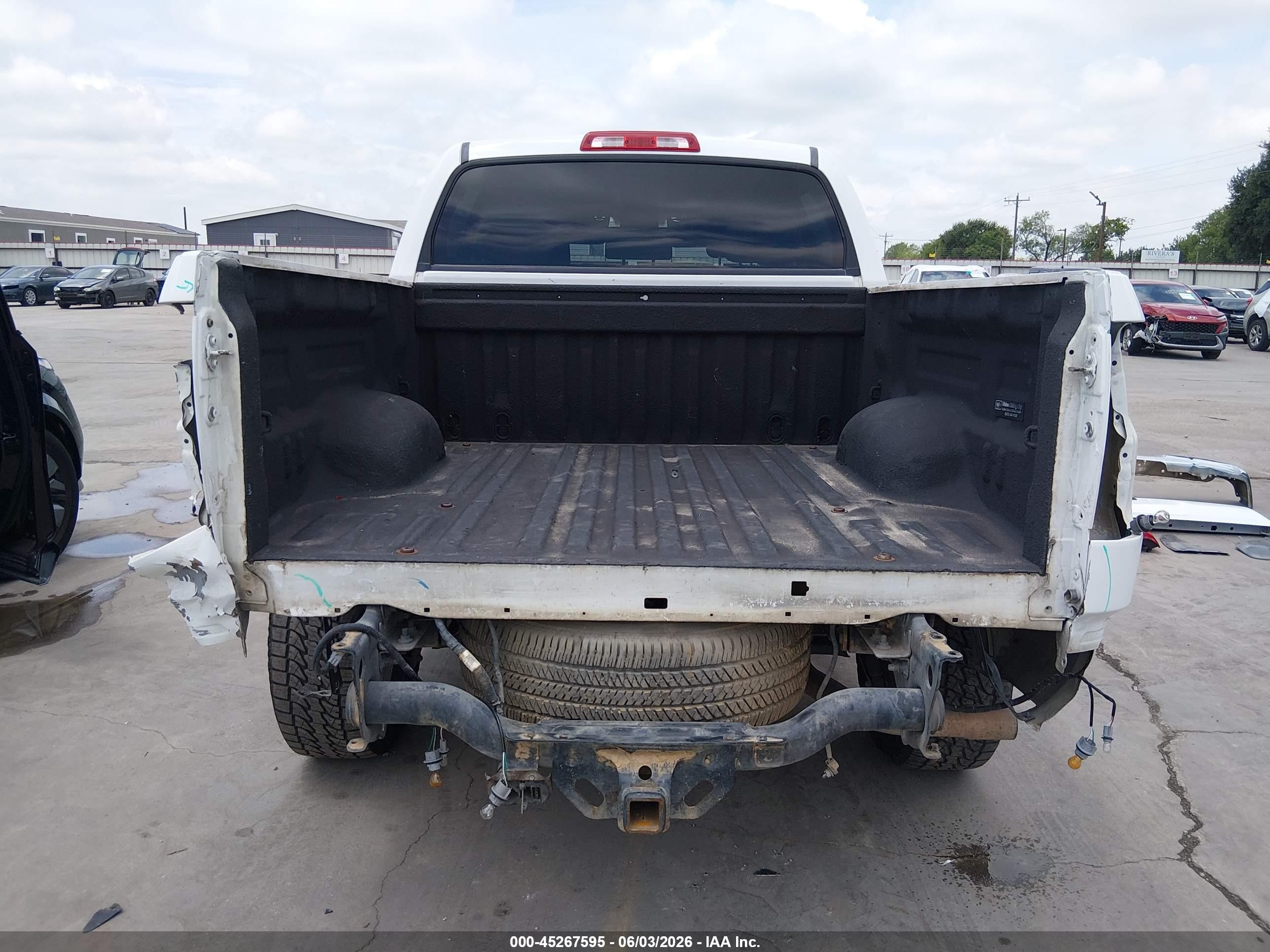 2012 Toyota Tundra Grade 5.7l V8 Белый vin: 5TFEY5F14CX122559