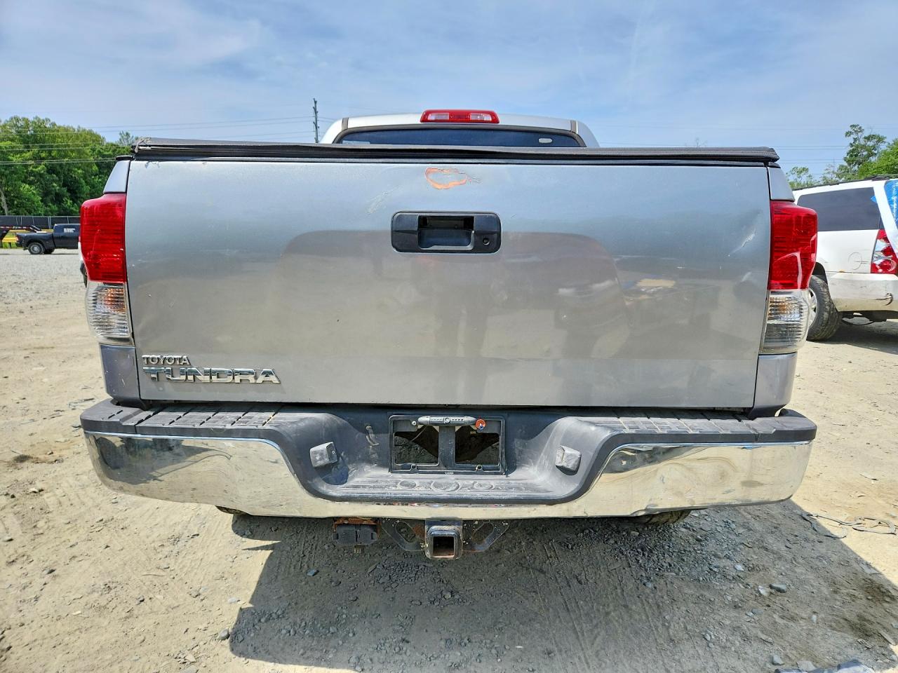 2010 Toyota Tundra Crewmax Sr5 Silver vin: 5TFEY5F15AX092355