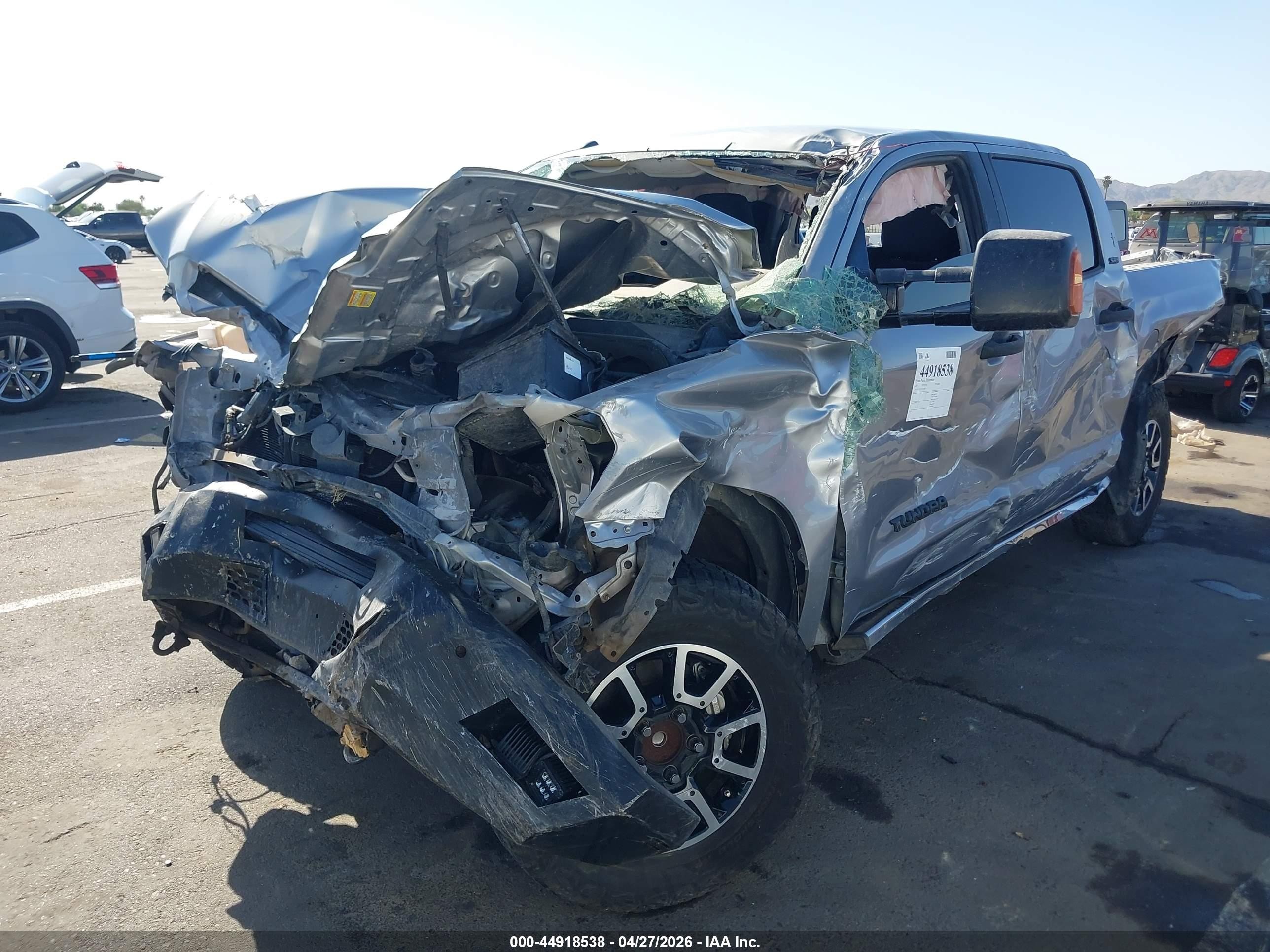 2015 Toyota Tundra Sr5 5.7l V8 Серебряный vin: 5TFEY5F15FX188171