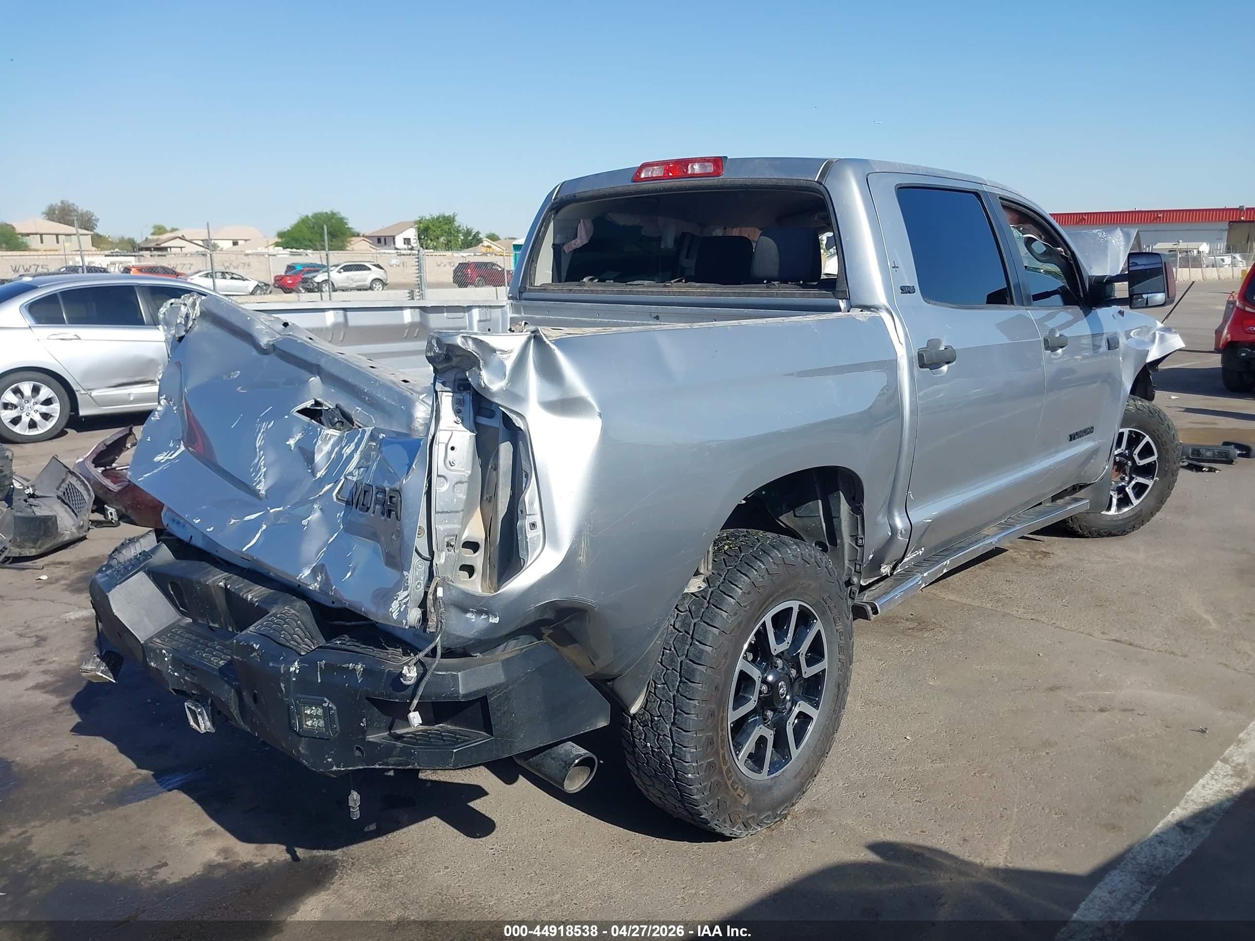 2015 Toyota Tundra Sr5 5.7l V8 Серебряный vin: 5TFEY5F15FX188171