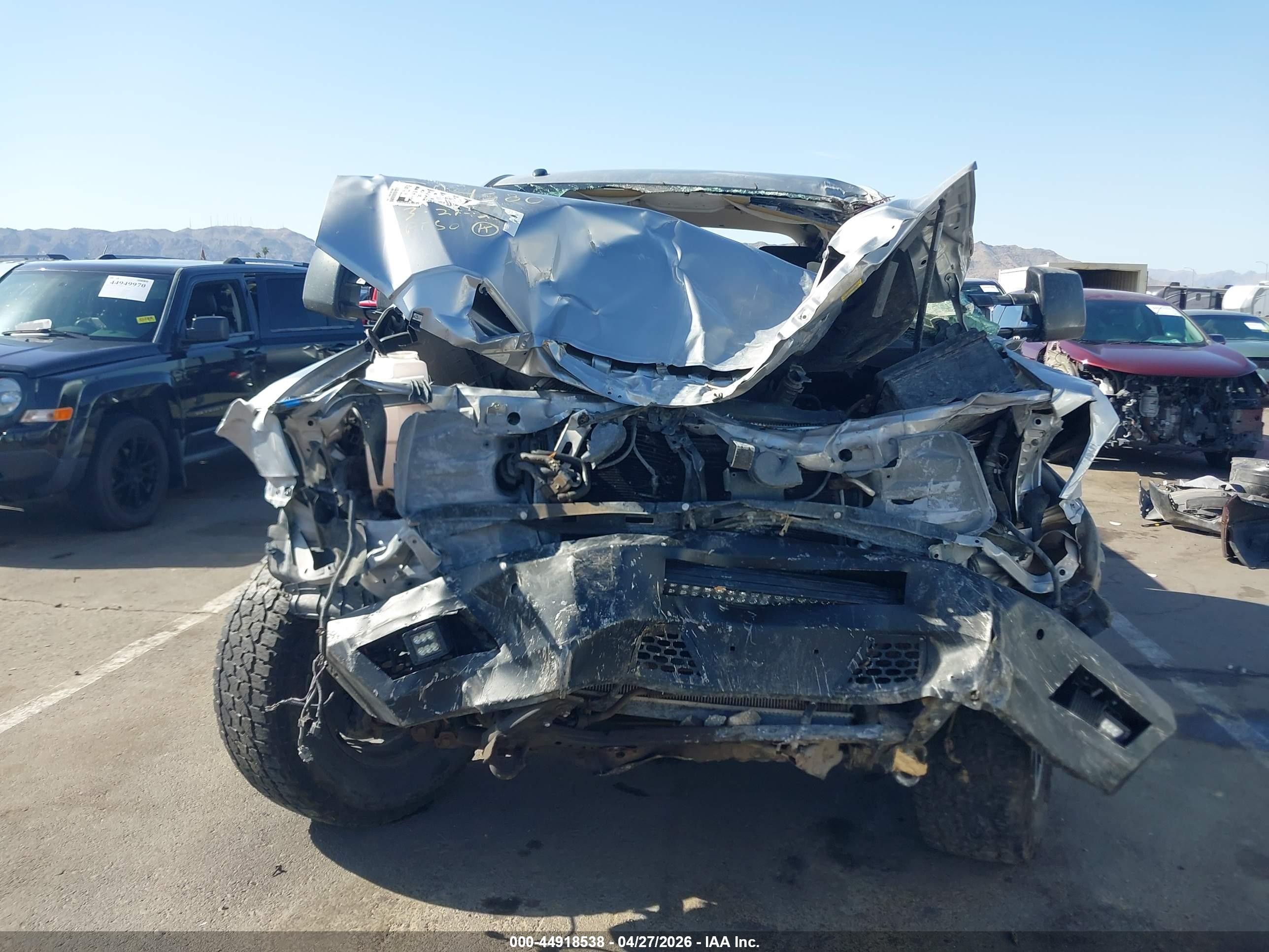 2015 Toyota Tundra Sr5 5.7l V8 Серебряный vin: 5TFEY5F15FX188171