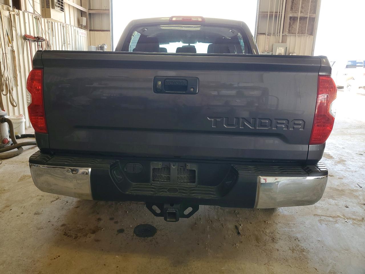2015 Toyota Tundra Crewmax Sr5 Gray vin: 5TFEY5F15FX190101