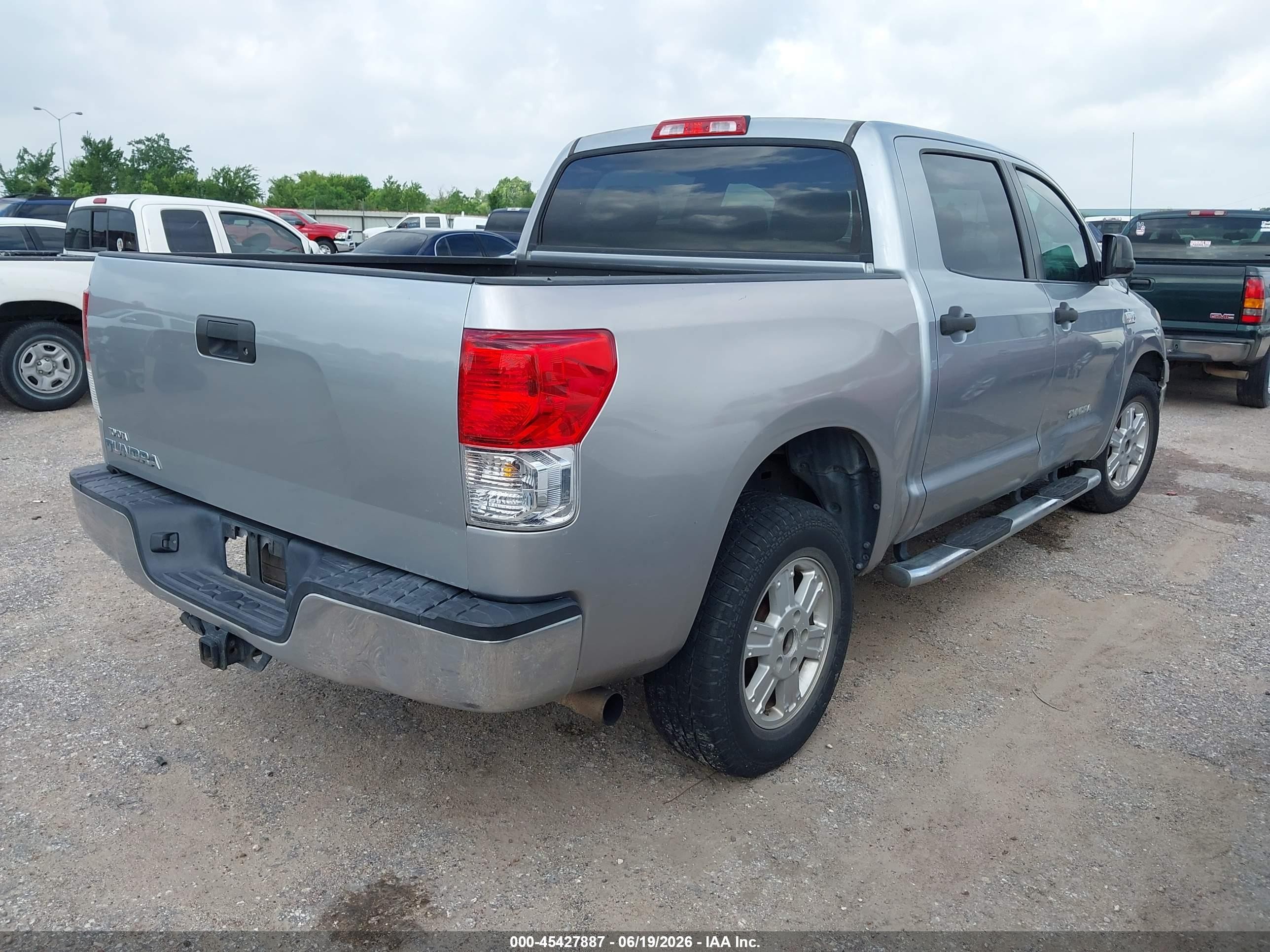 2011 Toyota Tundra Grade 5.7l V8 Silver vin: 5TFEY5F16BX113733