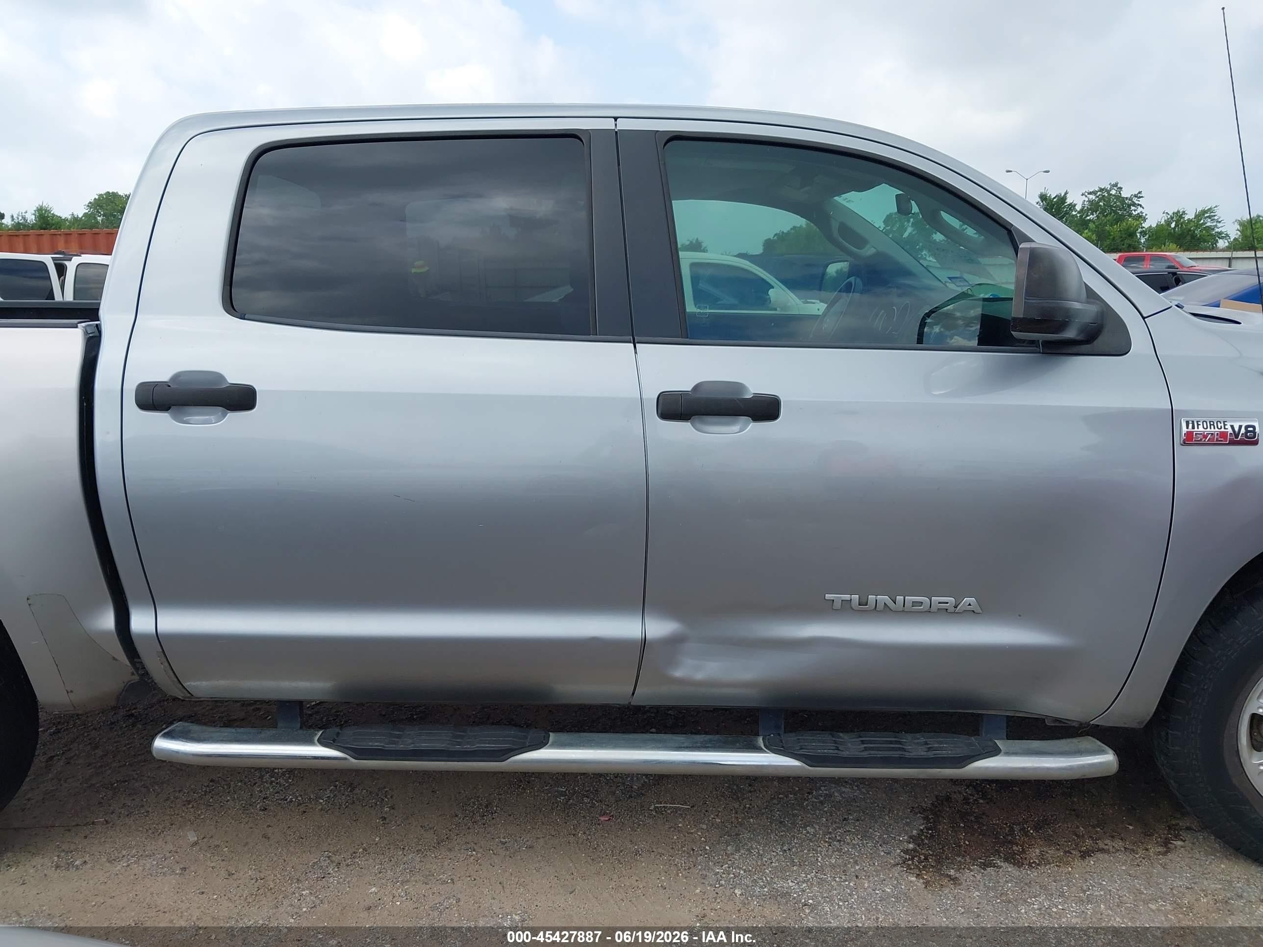 2011 Toyota Tundra Grade 5.7l V8 Silver vin: 5TFEY5F16BX113733