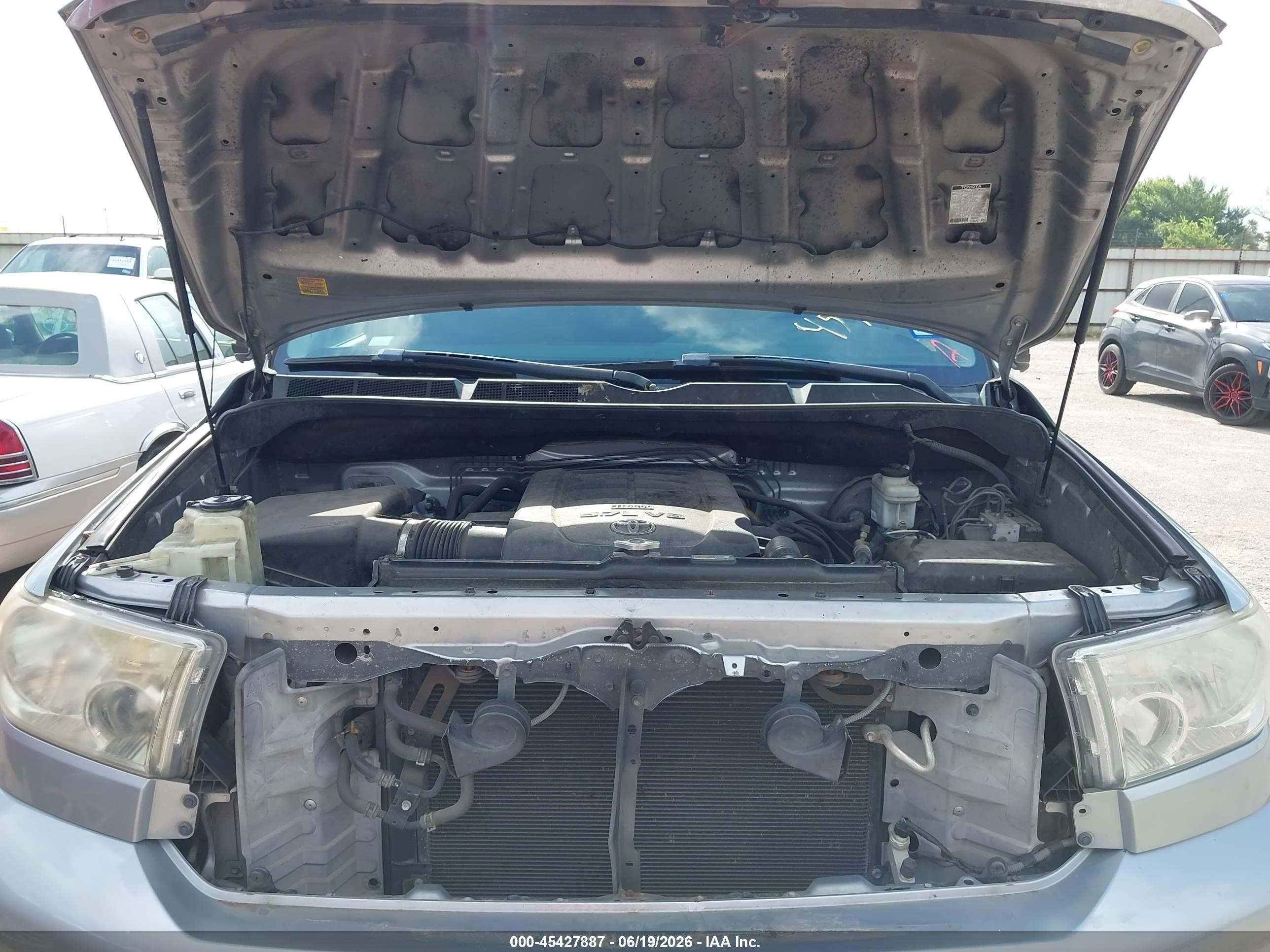 2011 Toyota Tundra Grade 5.7l V8 Silver vin: 5TFEY5F16BX113733