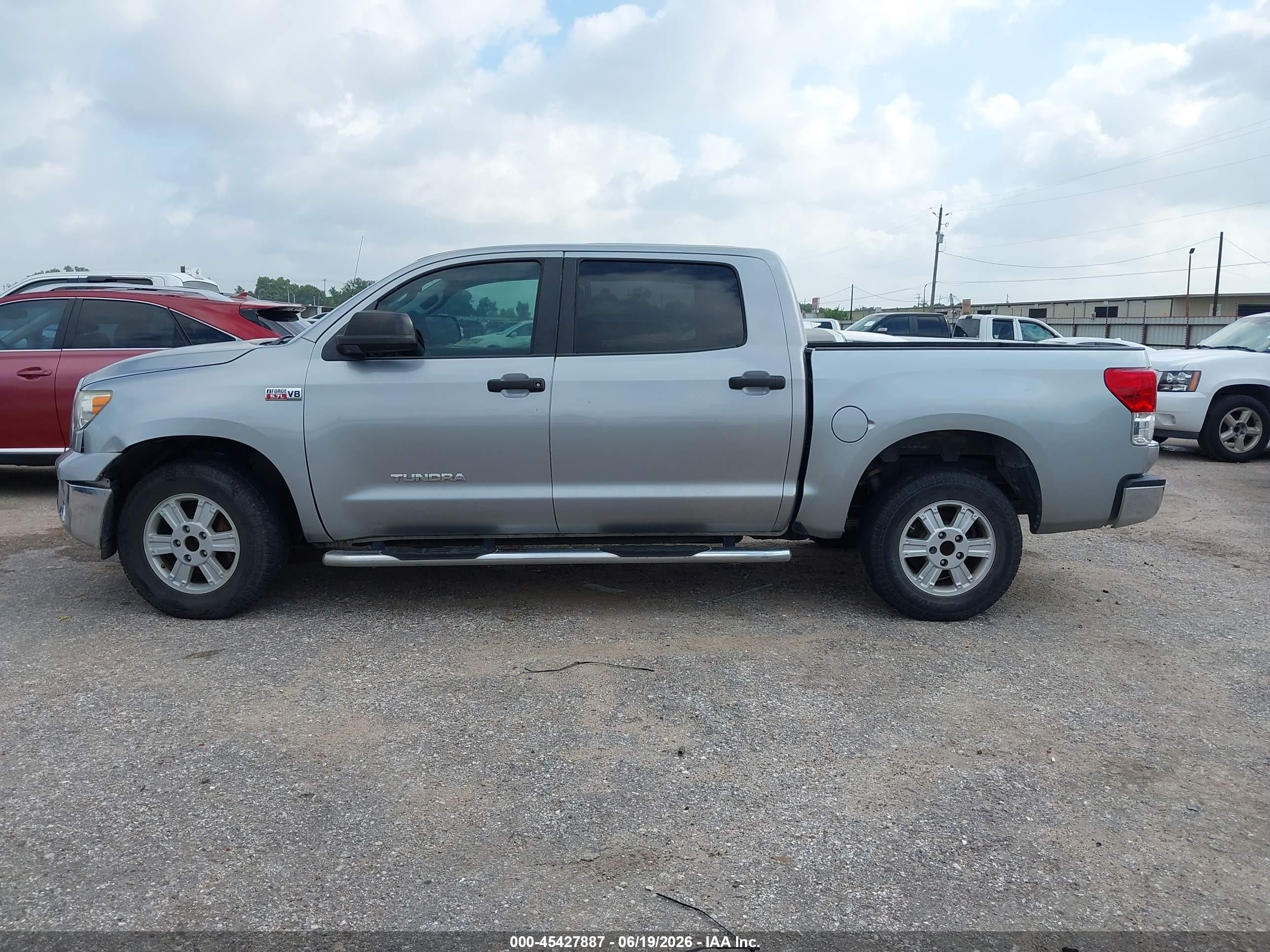 2011 Toyota Tundra Grade 5.7l V8 Silver vin: 5TFEY5F16BX113733