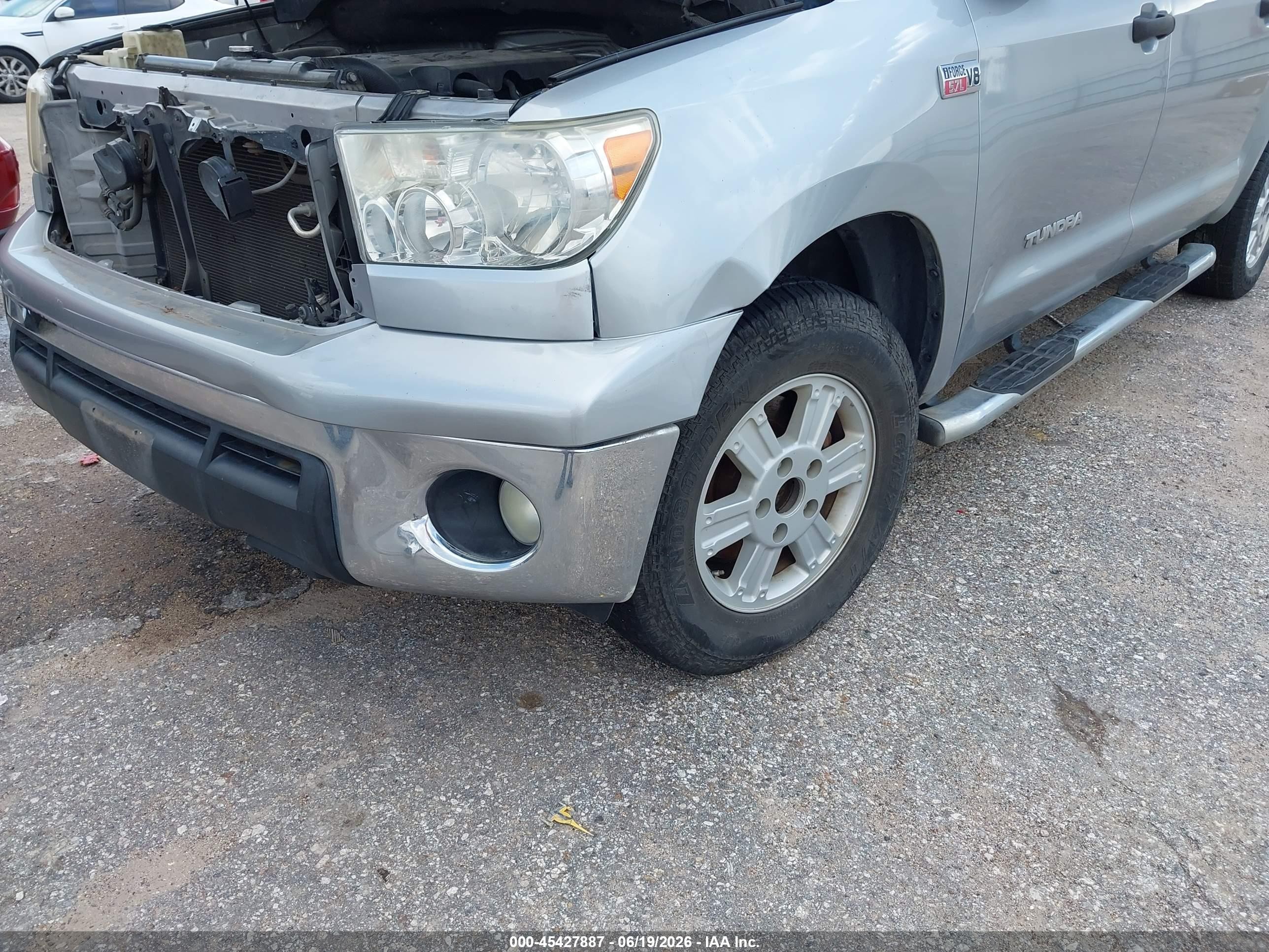 2011 Toyota Tundra Grade 5.7l V8 Silver vin: 5TFEY5F16BX113733