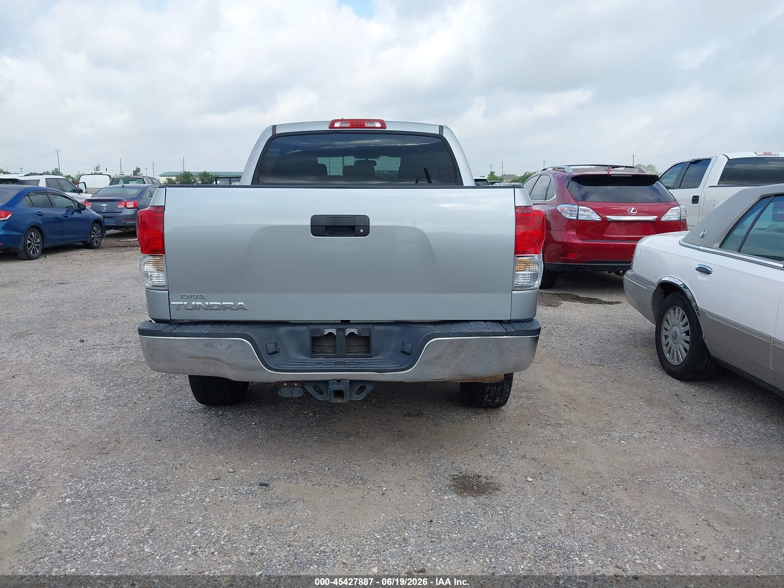 2011 Toyota Tundra Grade 5.7l V8 Silver vin: 5TFEY5F16BX113733