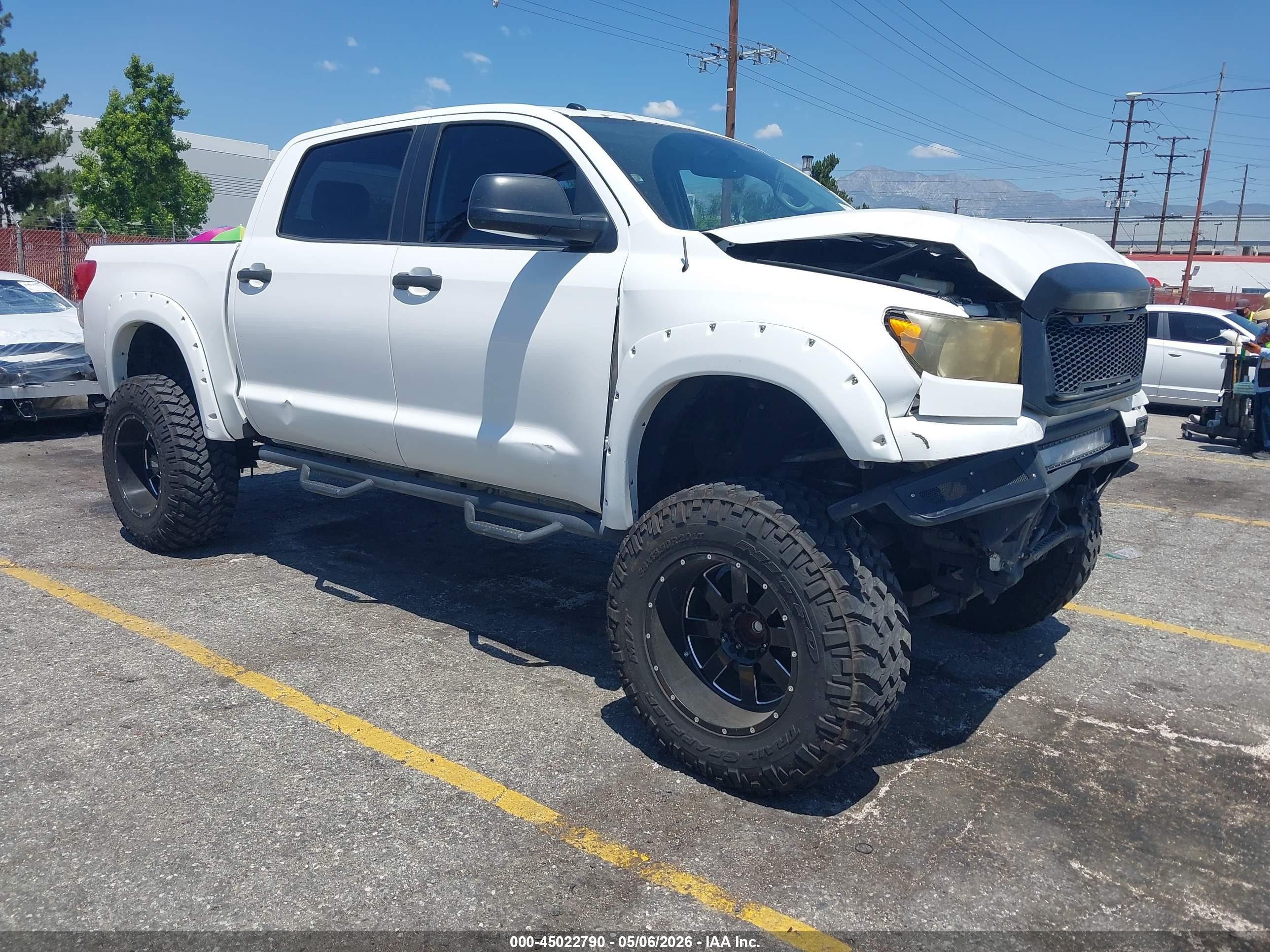 2013 Toyota Tundra Grade 5.7l V8 Белый vin: 5TFEY5F16DX135556