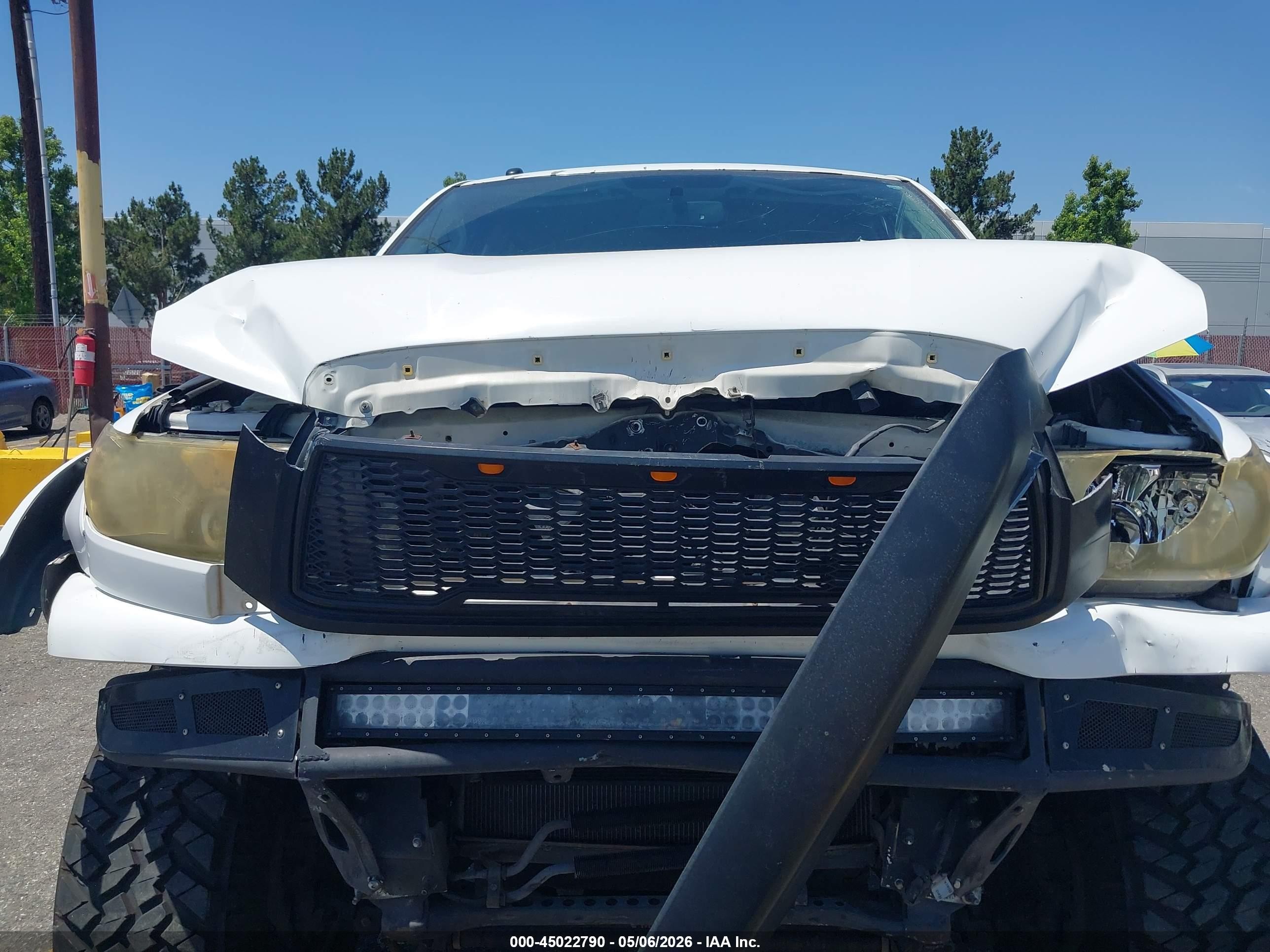 2013 Toyota Tundra Grade 5.7l V8 Белый vin: 5TFEY5F16DX135556
