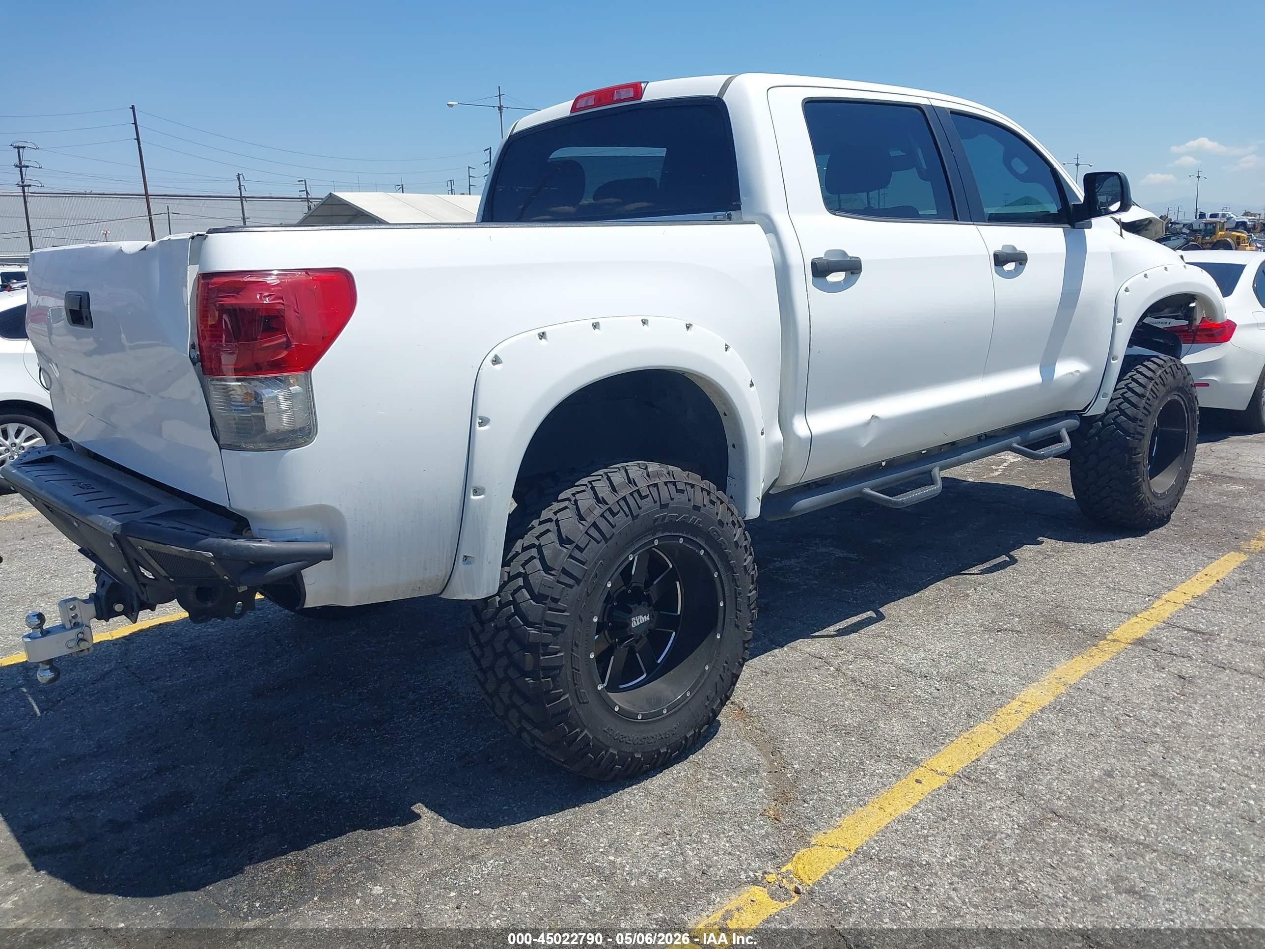 2013 Toyota Tundra Grade 5.7l V8 Белый vin: 5TFEY5F16DX135556