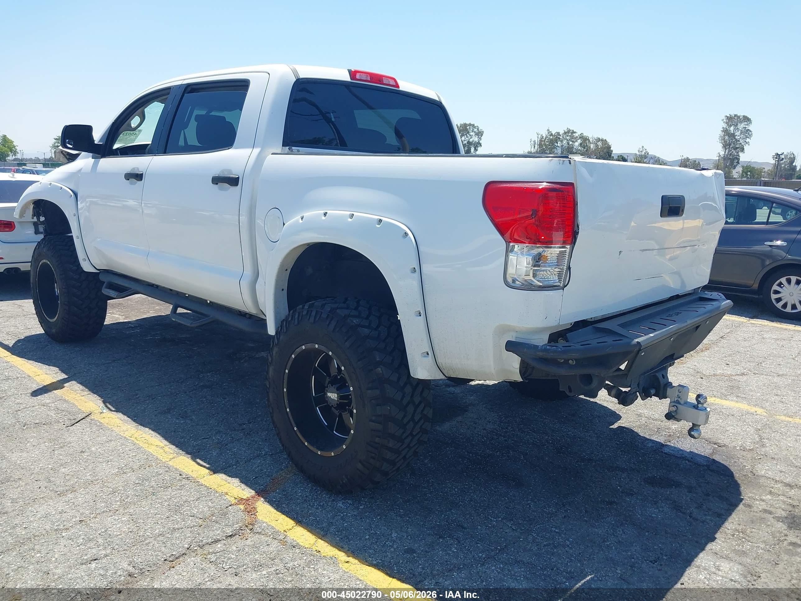 2013 Toyota Tundra Grade 5.7l V8 Белый vin: 5TFEY5F16DX135556
