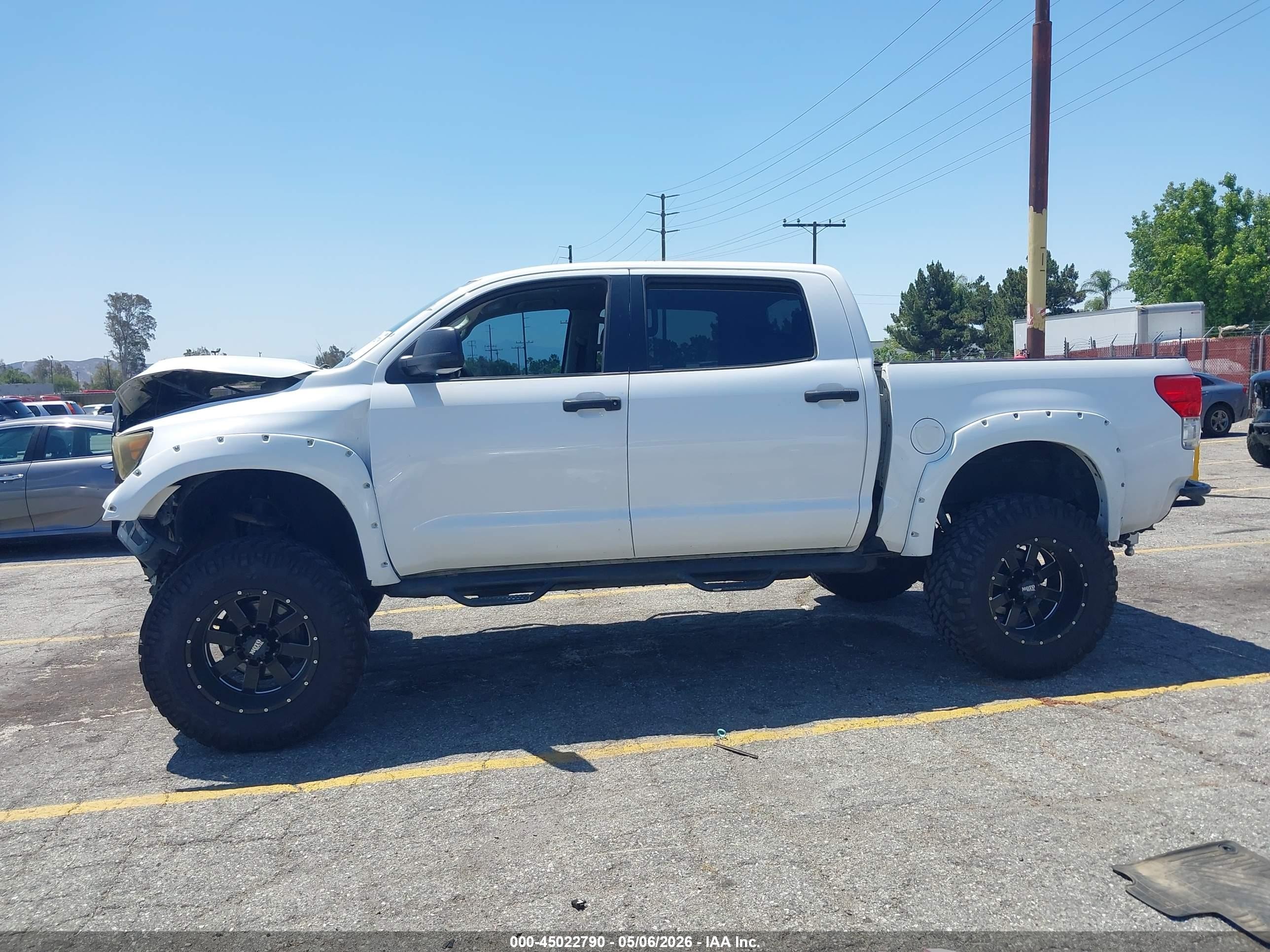 2013 Toyota Tundra Grade 5.7l V8 Белый vin: 5TFEY5F16DX135556