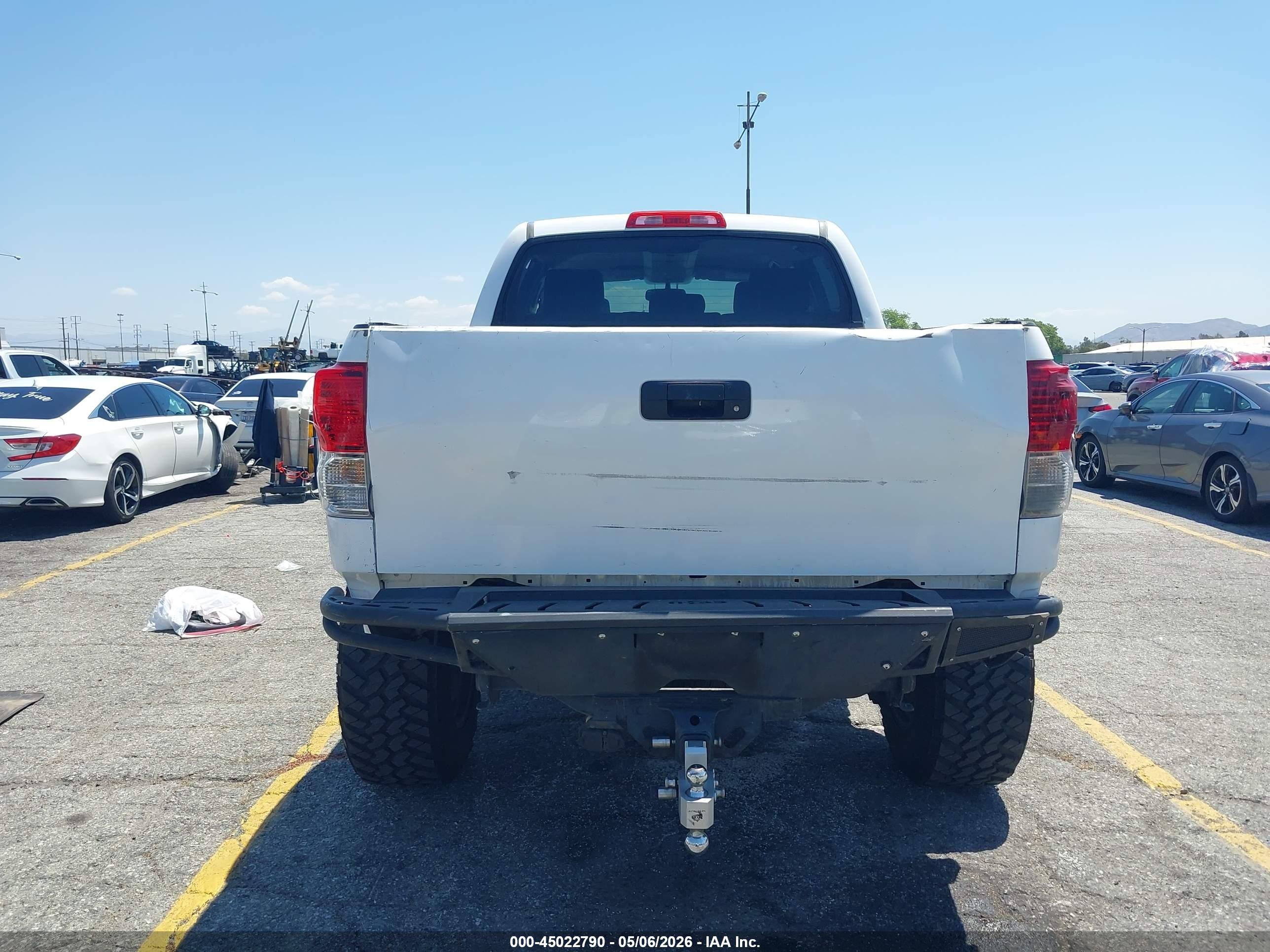 2013 Toyota Tundra Grade 5.7l V8 Белый vin: 5TFEY5F16DX135556