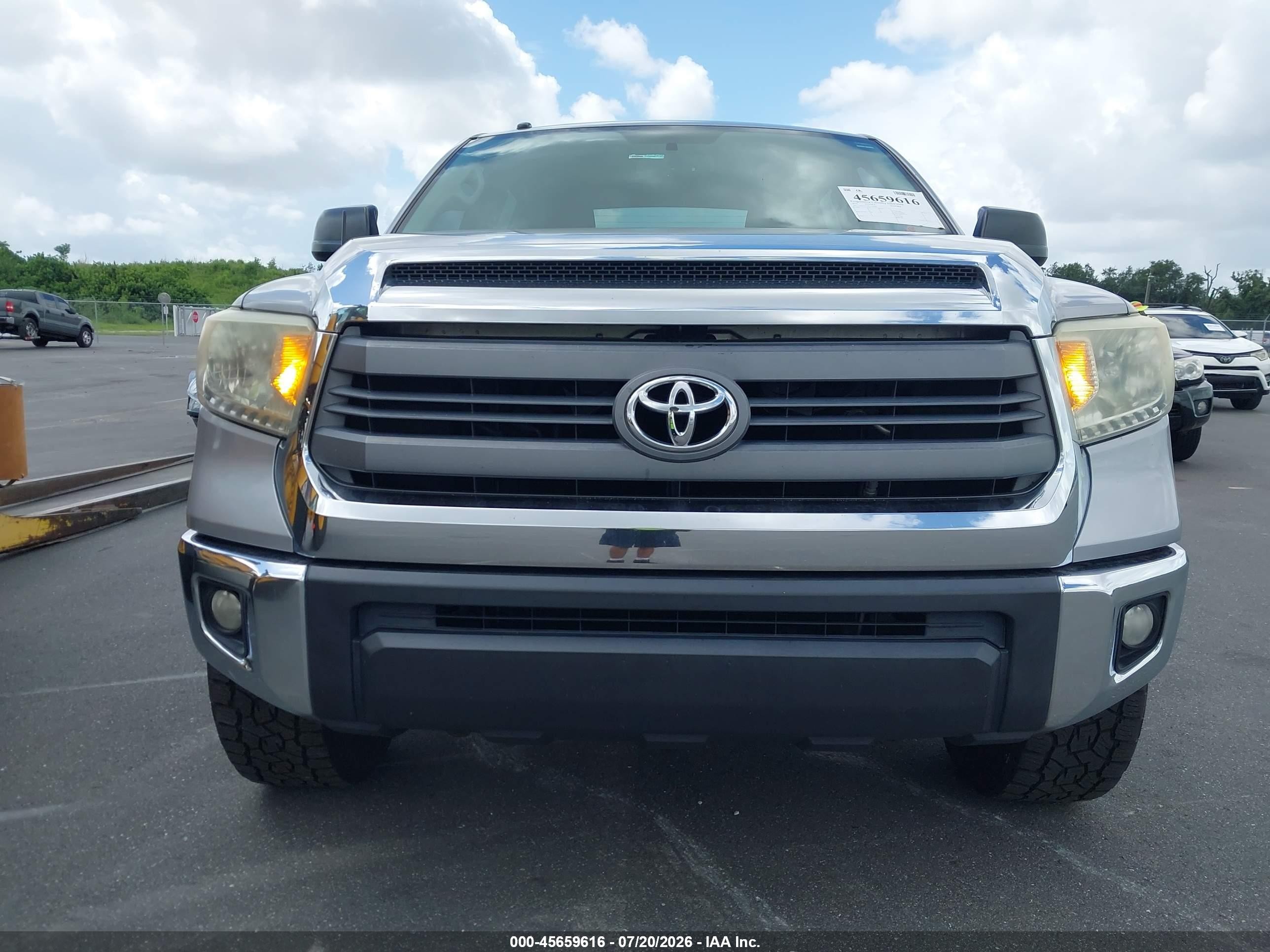 2014 Toyota Tundra Sr5 5.7l V8 Silver vin: 5TFEY5F16EX170549