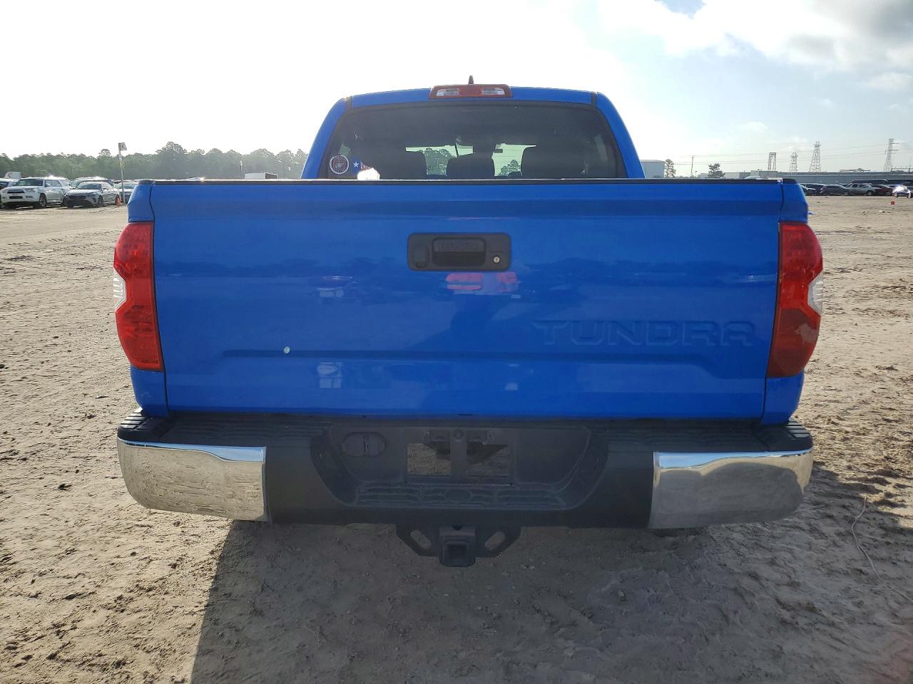 2020 Toyota Tundra Crewmax Sr5 Blue vin: 5TFEY5F16LX271054