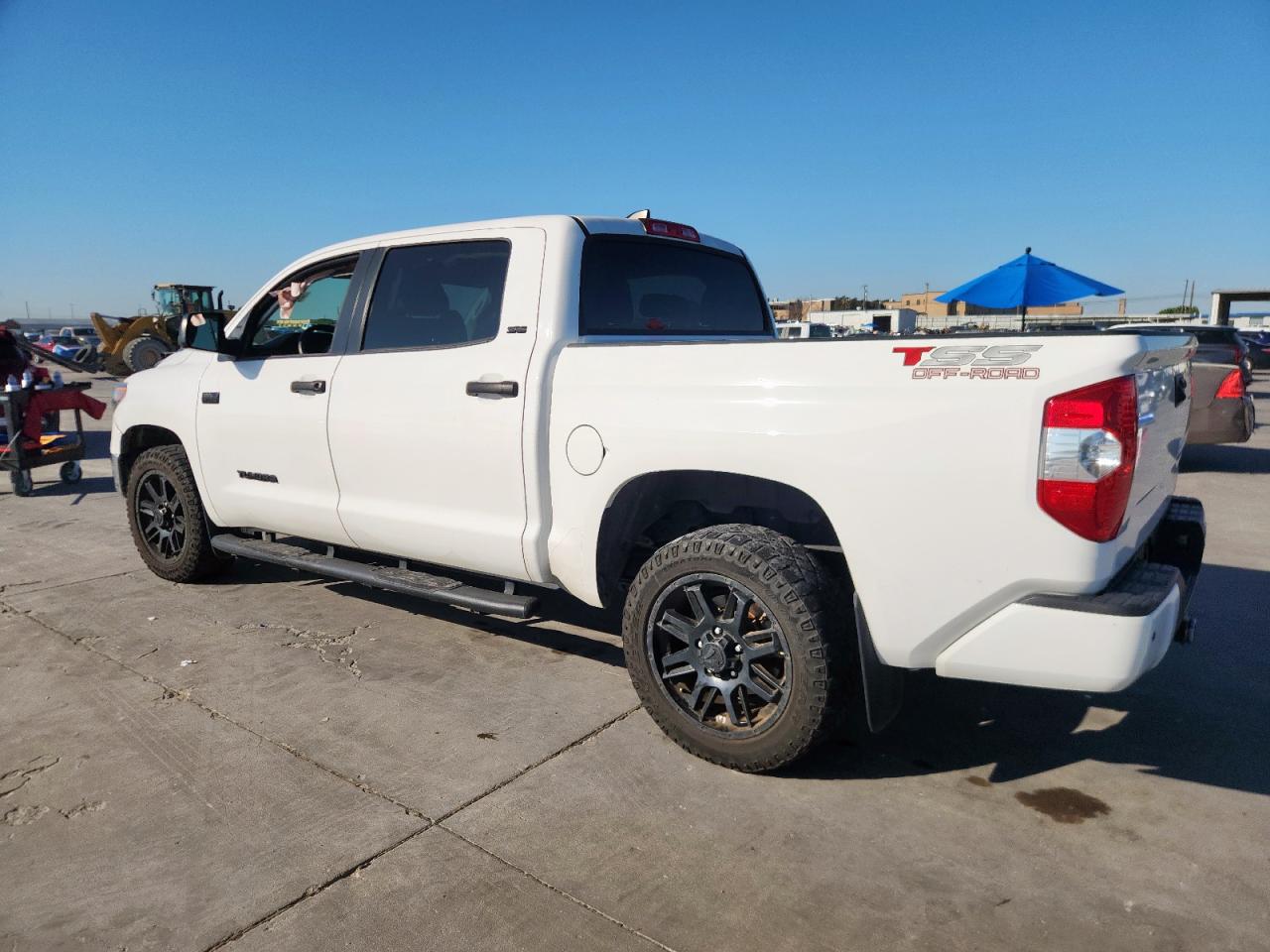 2021 Toyota Tundra Crewmax Sr5 Белый vin: 5TFEY5F16MX293654