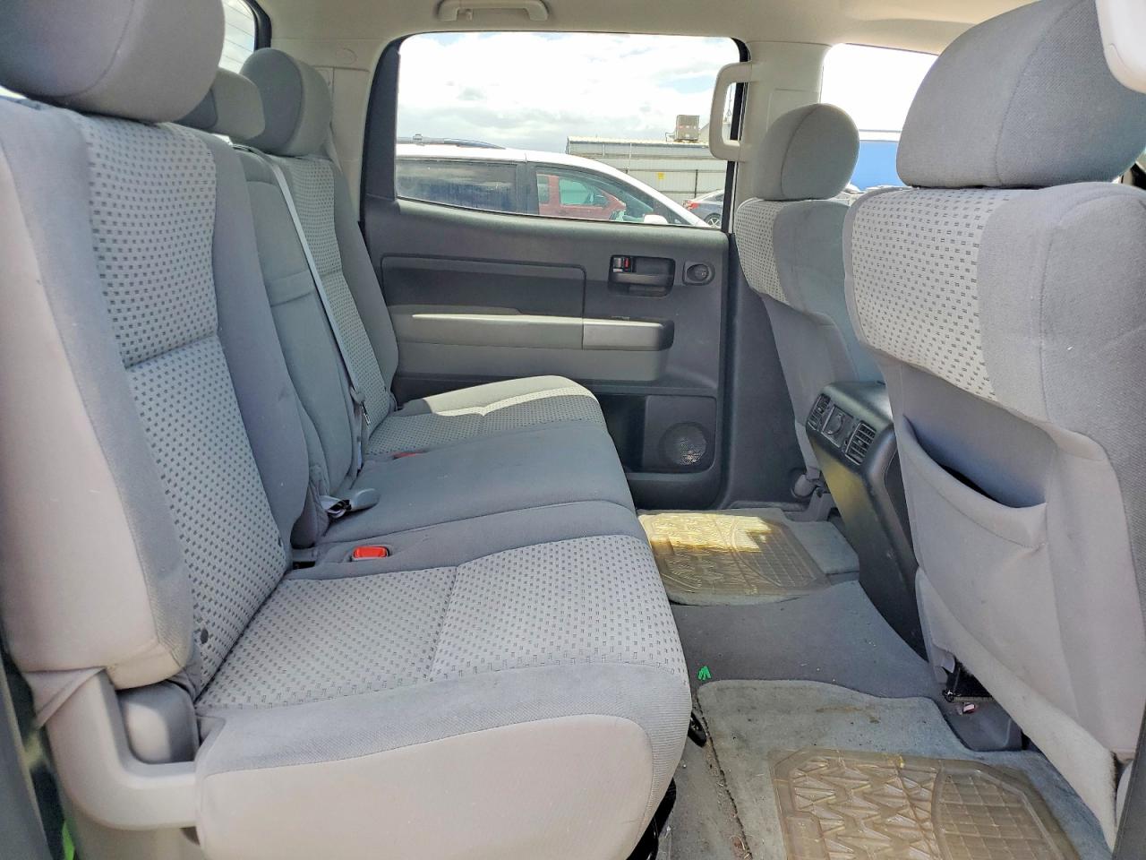 2011 Toyota Tundra Crewmax Sr5 Белый vin: 5TFEY5F17BX111991