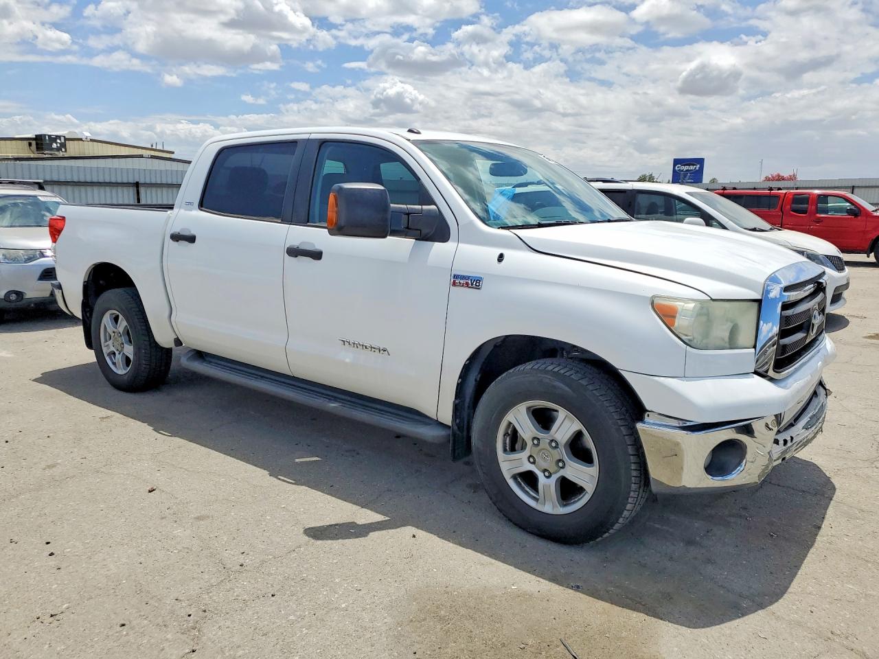 2011 Toyota Tundra Crewmax Sr5 Белый vin: 5TFEY5F17BX111991