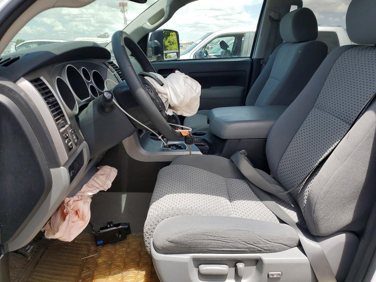 2011 Toyota Tundra Crewmax Sr5 Белый vin: 5TFEY5F17BX111991