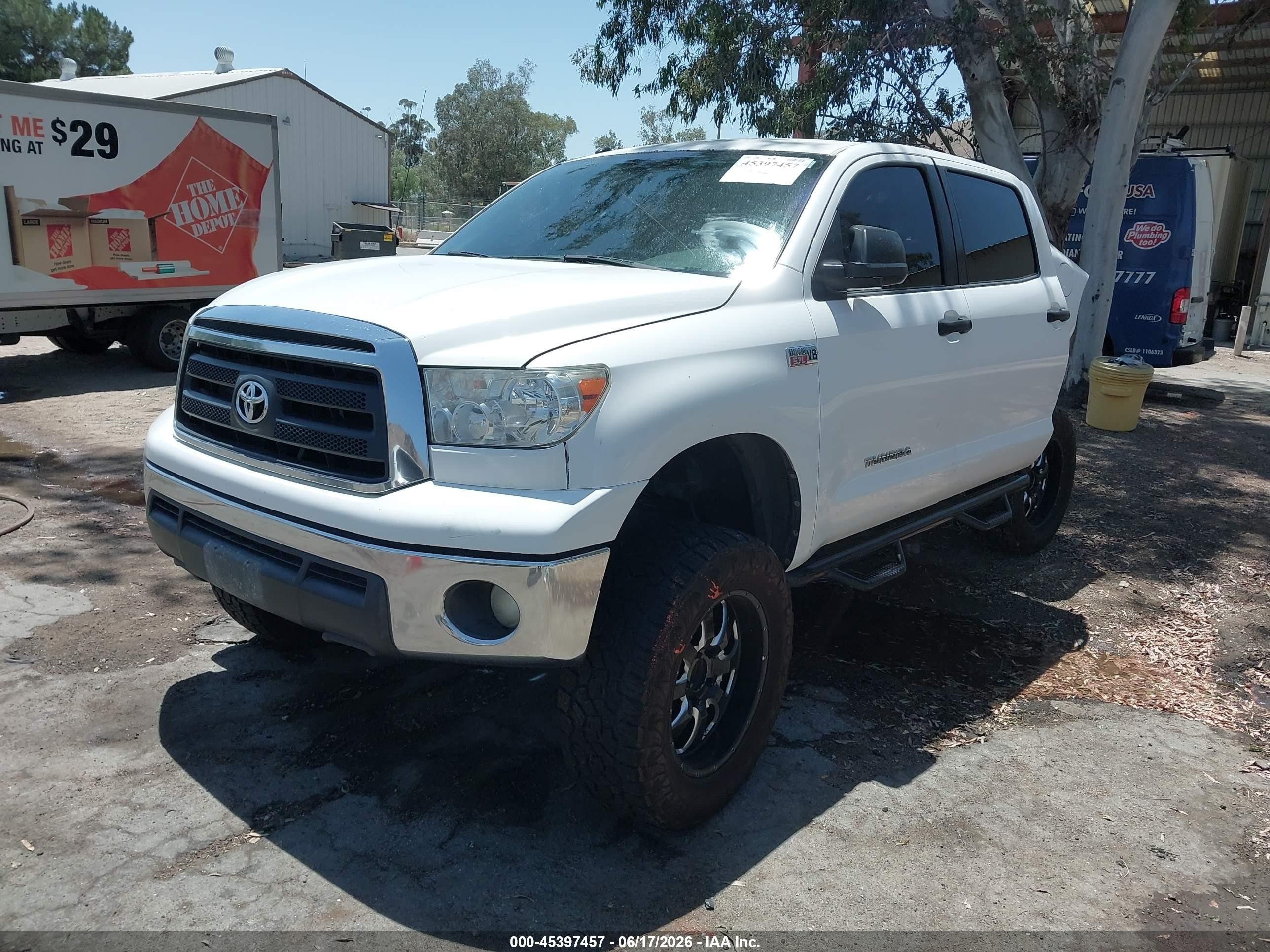 2013 Toyota Tundra Grade 5.7l V8 White vin: 5TFEY5F17DX136540