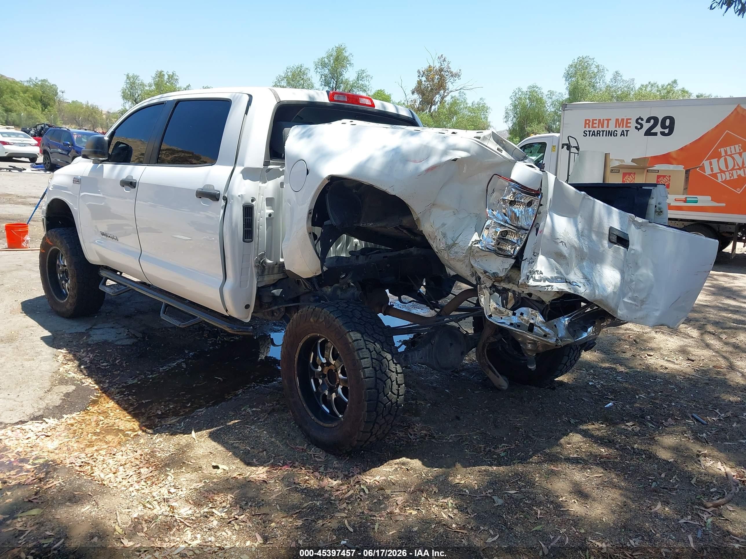 2013 Toyota Tundra Grade 5.7l V8 White vin: 5TFEY5F17DX136540