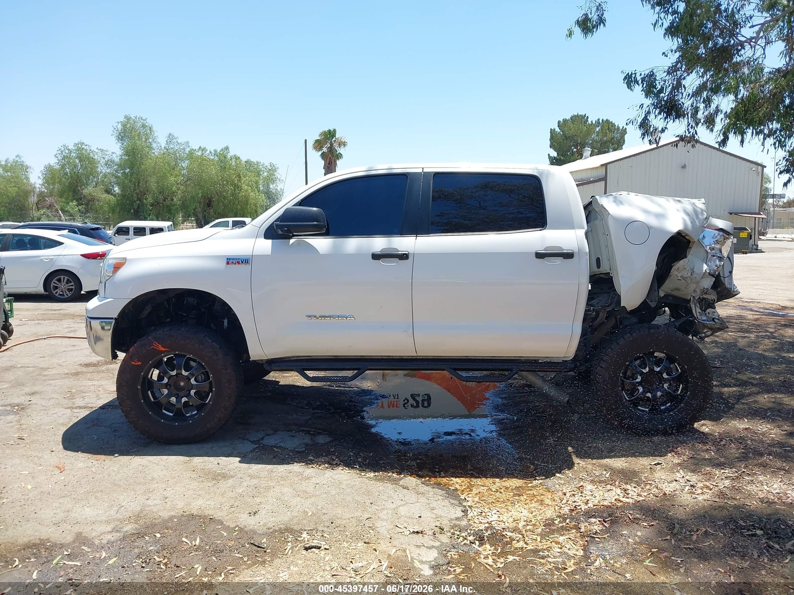 2013 Toyota Tundra Grade 5.7l V8 White vin: 5TFEY5F17DX136540