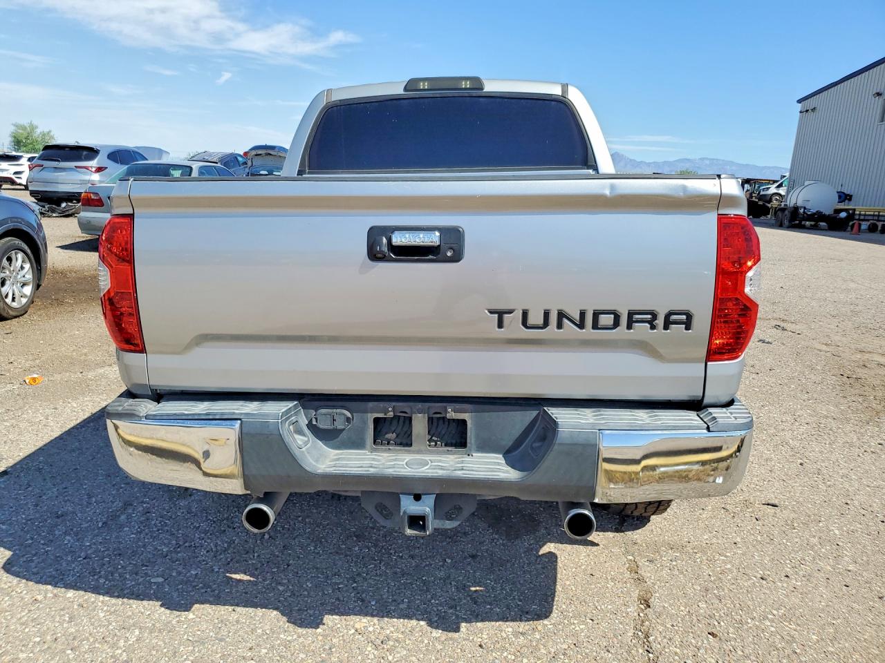 2014 Toyota Tundra Crewmax Sr5 Silver vin: 5TFEY5F17EX163531
