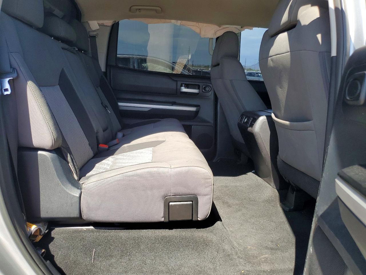 2014 Toyota Tundra Crewmax Sr5 Silver vin: 5TFEY5F17EX163531