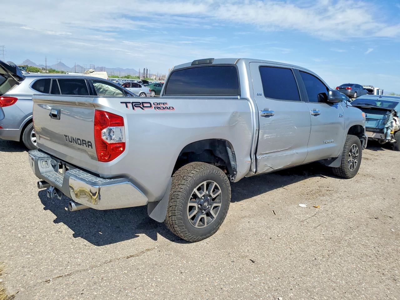 2014 Toyota Tundra Crewmax Sr5 Silver vin: 5TFEY5F17EX163531