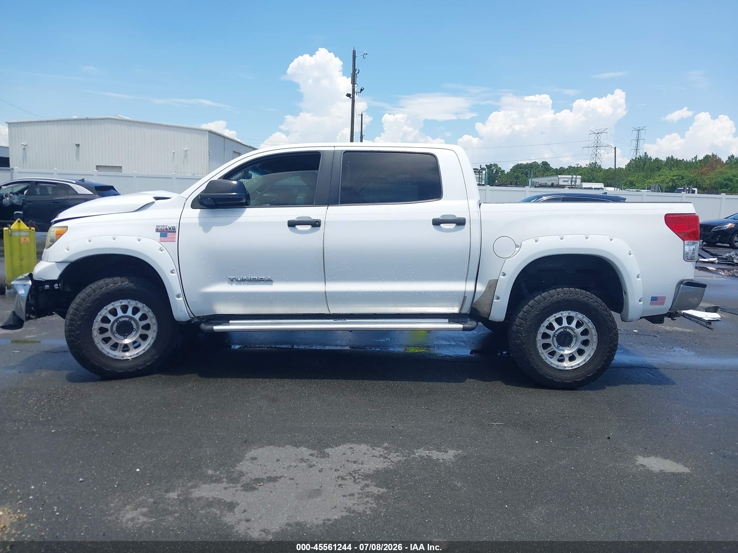 2010 Toyota Tundra Grade 5.7l V8 White vin: 5TFEY5F18AX085657