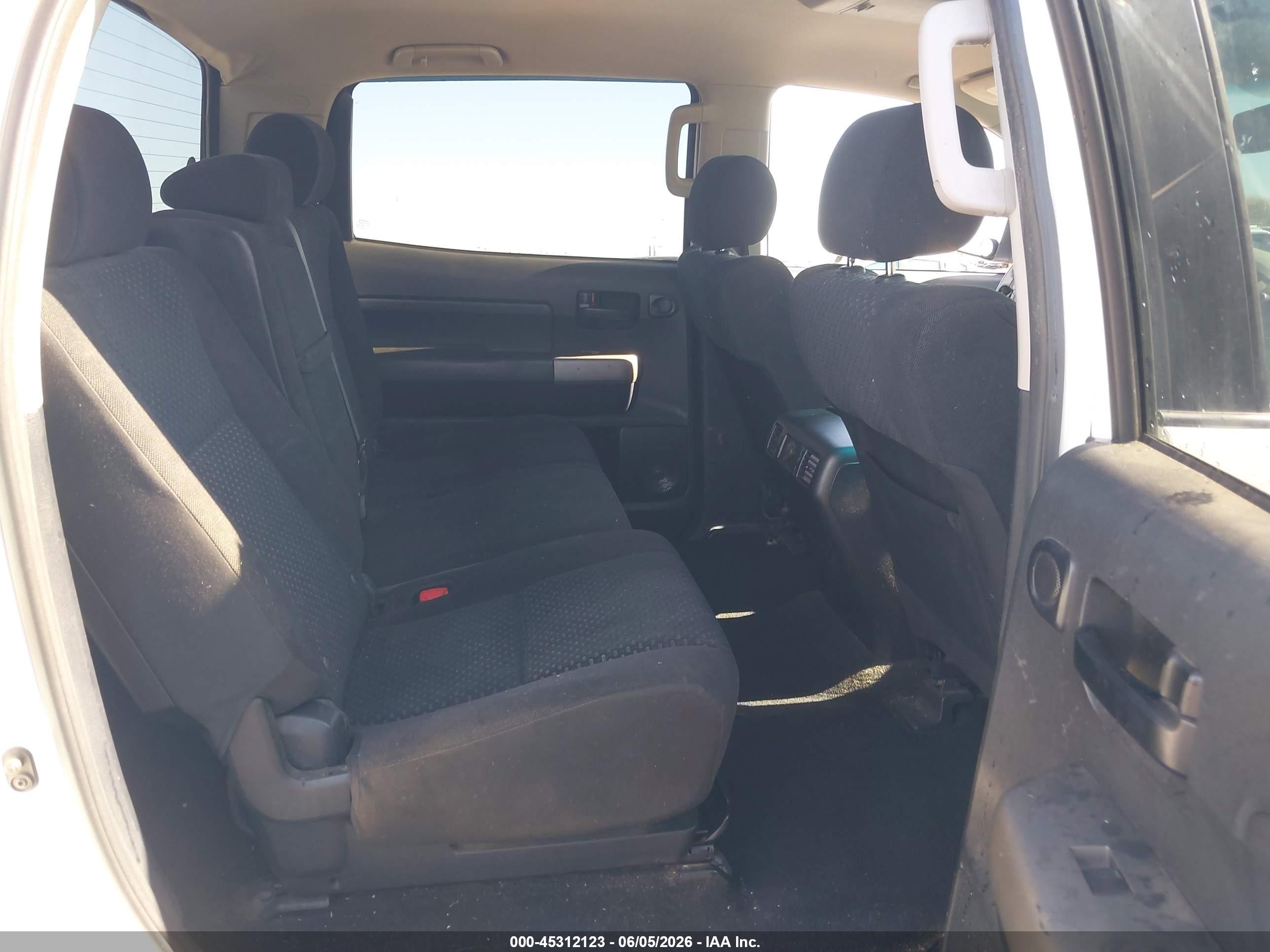 2010 Toyota Tundra Grade 5.7l V8 Белый vin: 5TFEY5F18AX092639