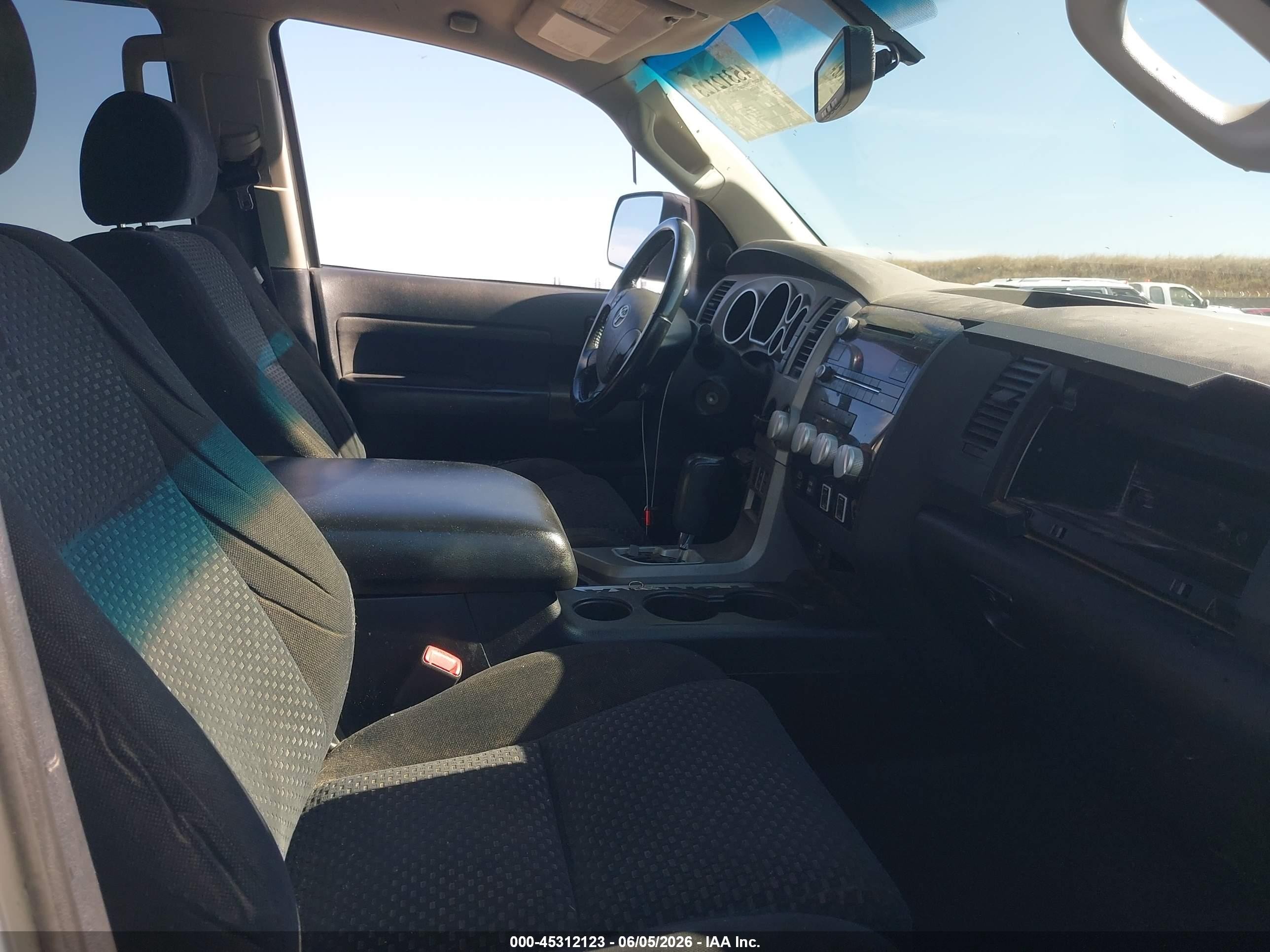 2010 Toyota Tundra Grade 5.7l V8 Белый vin: 5TFEY5F18AX092639