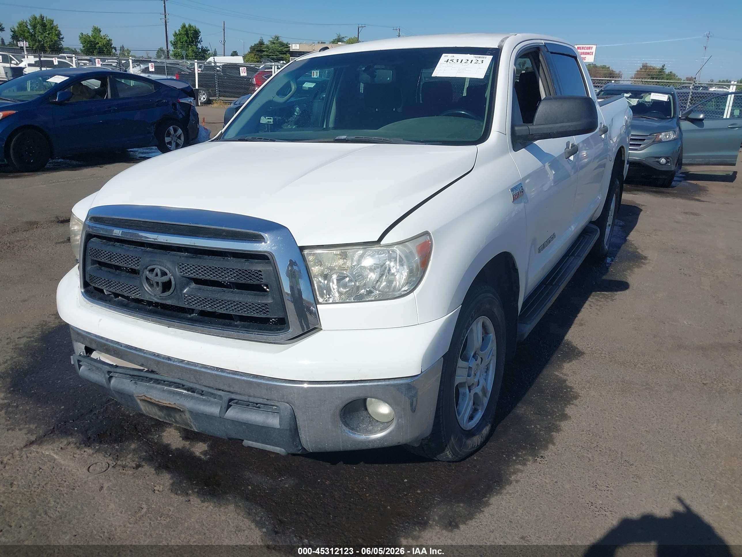 2010 Toyota Tundra Grade 5.7l V8 Белый vin: 5TFEY5F18AX092639