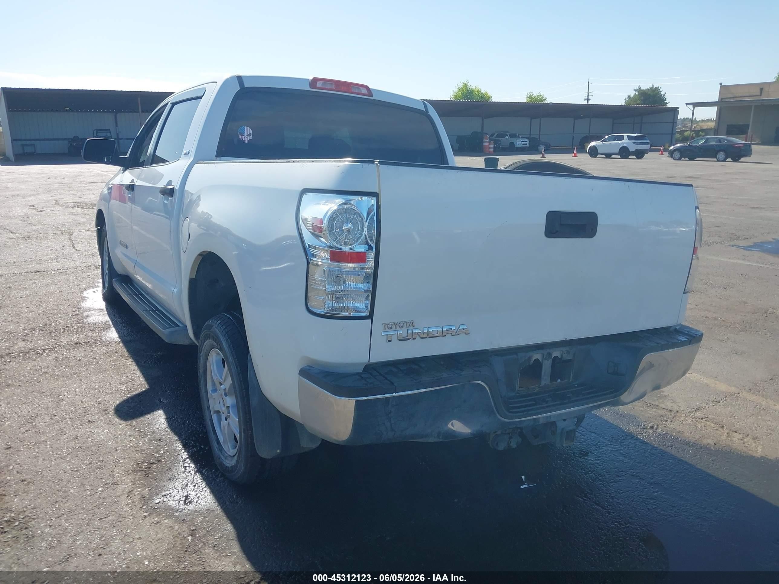 2010 Toyota Tundra Grade 5.7l V8 Белый vin: 5TFEY5F18AX092639