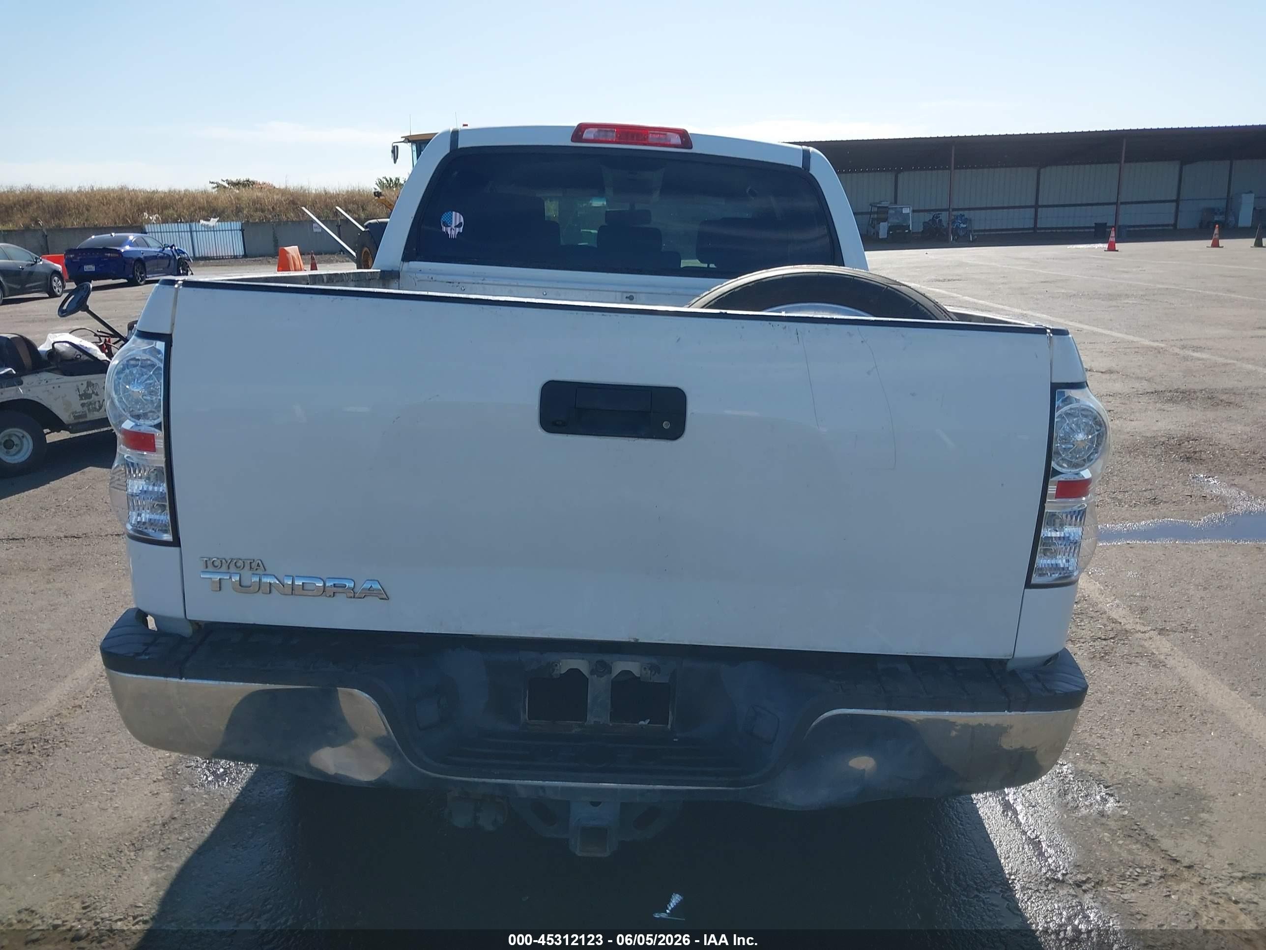 2010 Toyota Tundra Grade 5.7l V8 Белый vin: 5TFEY5F18AX092639
