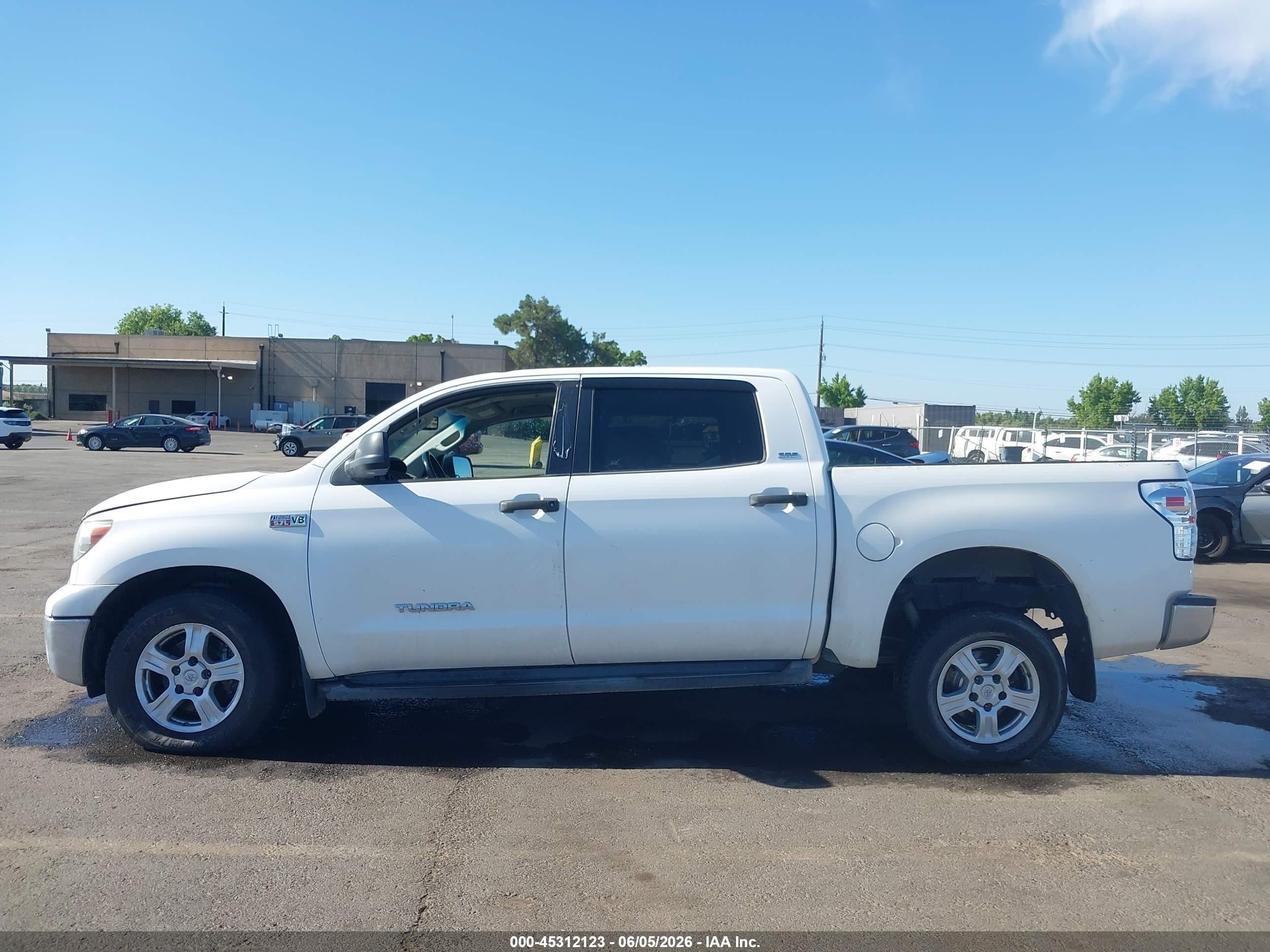 2010 Toyota Tundra Grade 5.7l V8 Белый vin: 5TFEY5F18AX092639