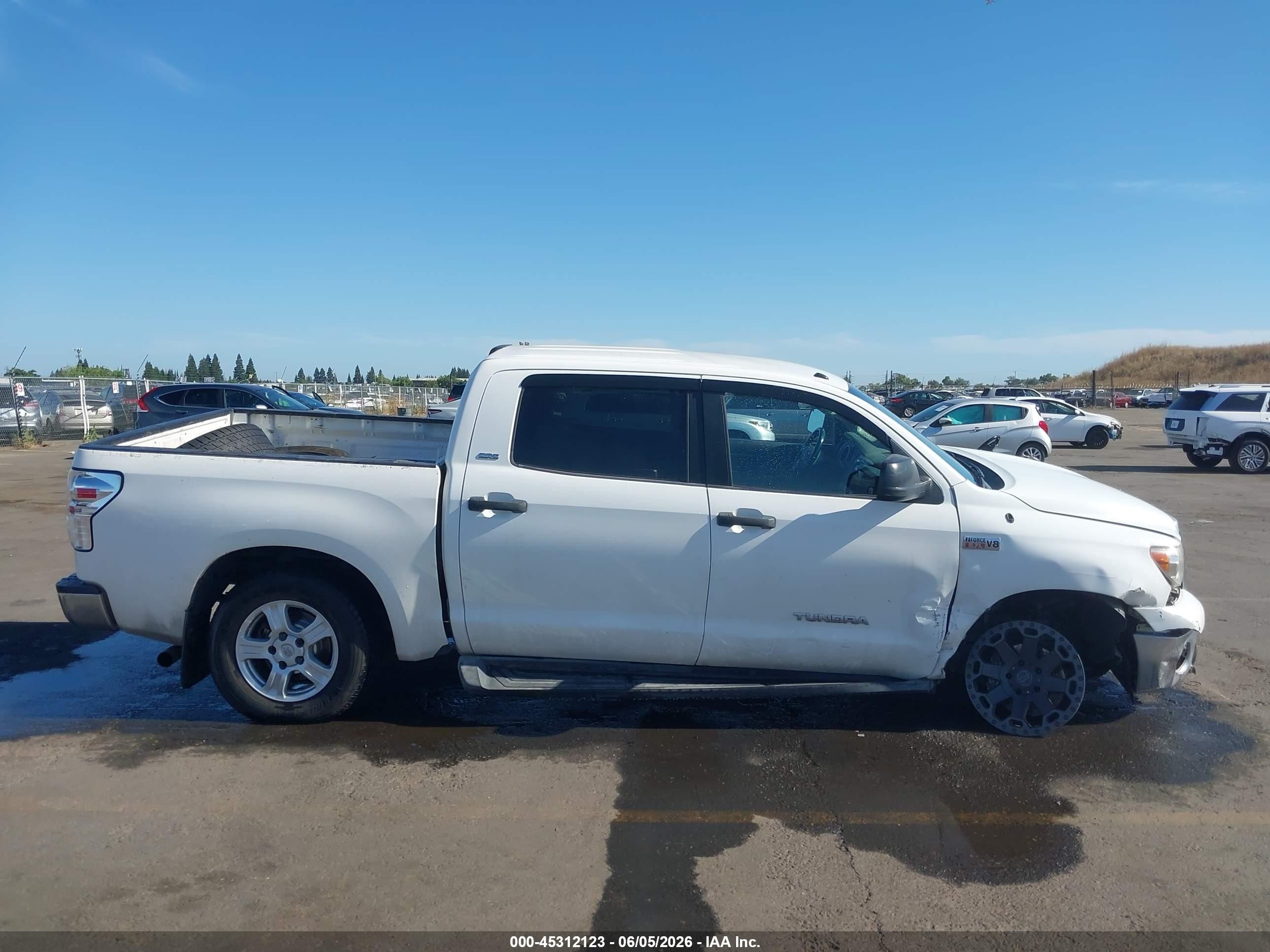 2010 Toyota Tundra Grade 5.7l V8 Белый vin: 5TFEY5F18AX092639
