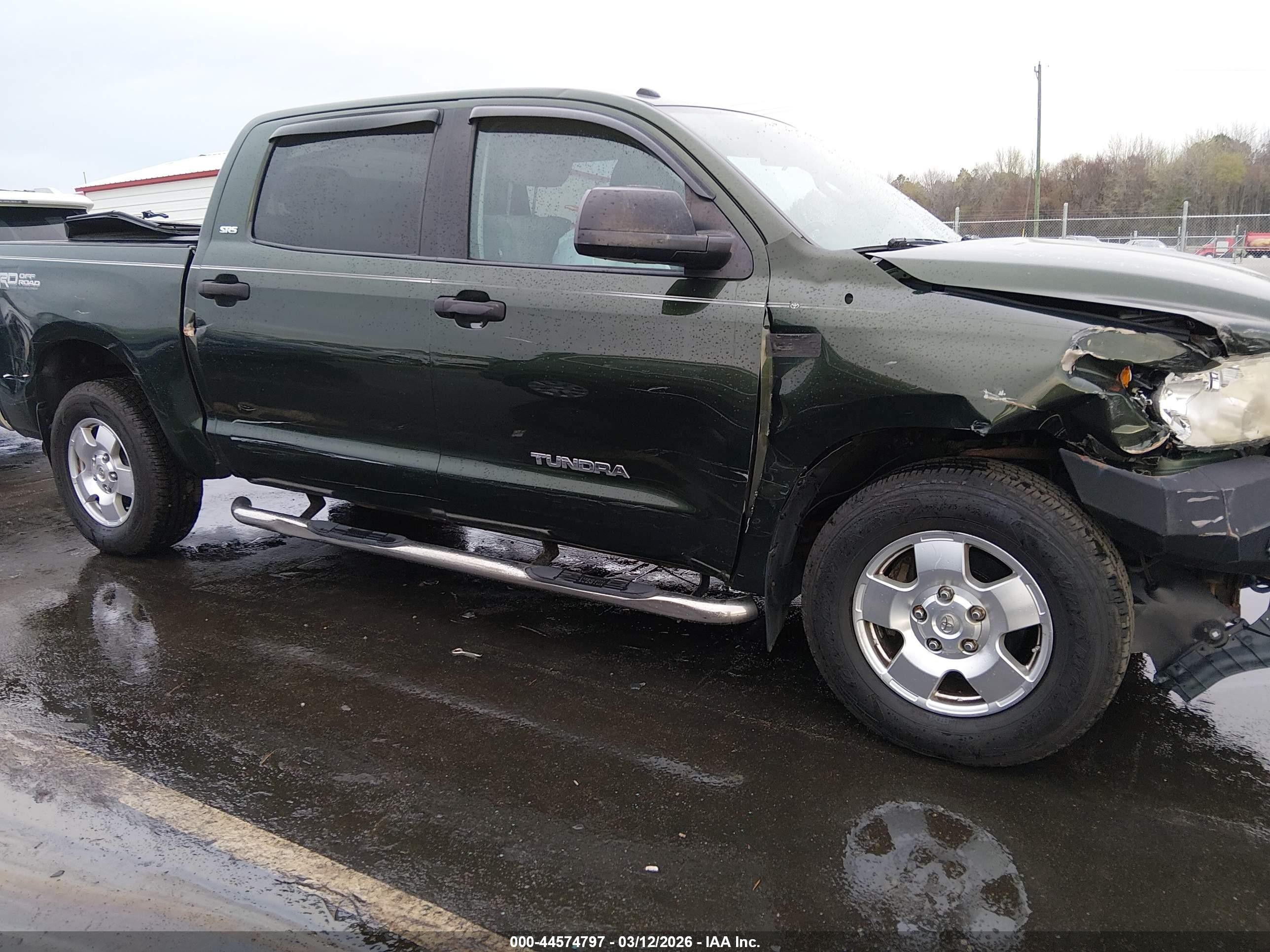 2011 Toyota Tundra Grade 5.7l V8 Green vin: 5TFEY5F18BX103057