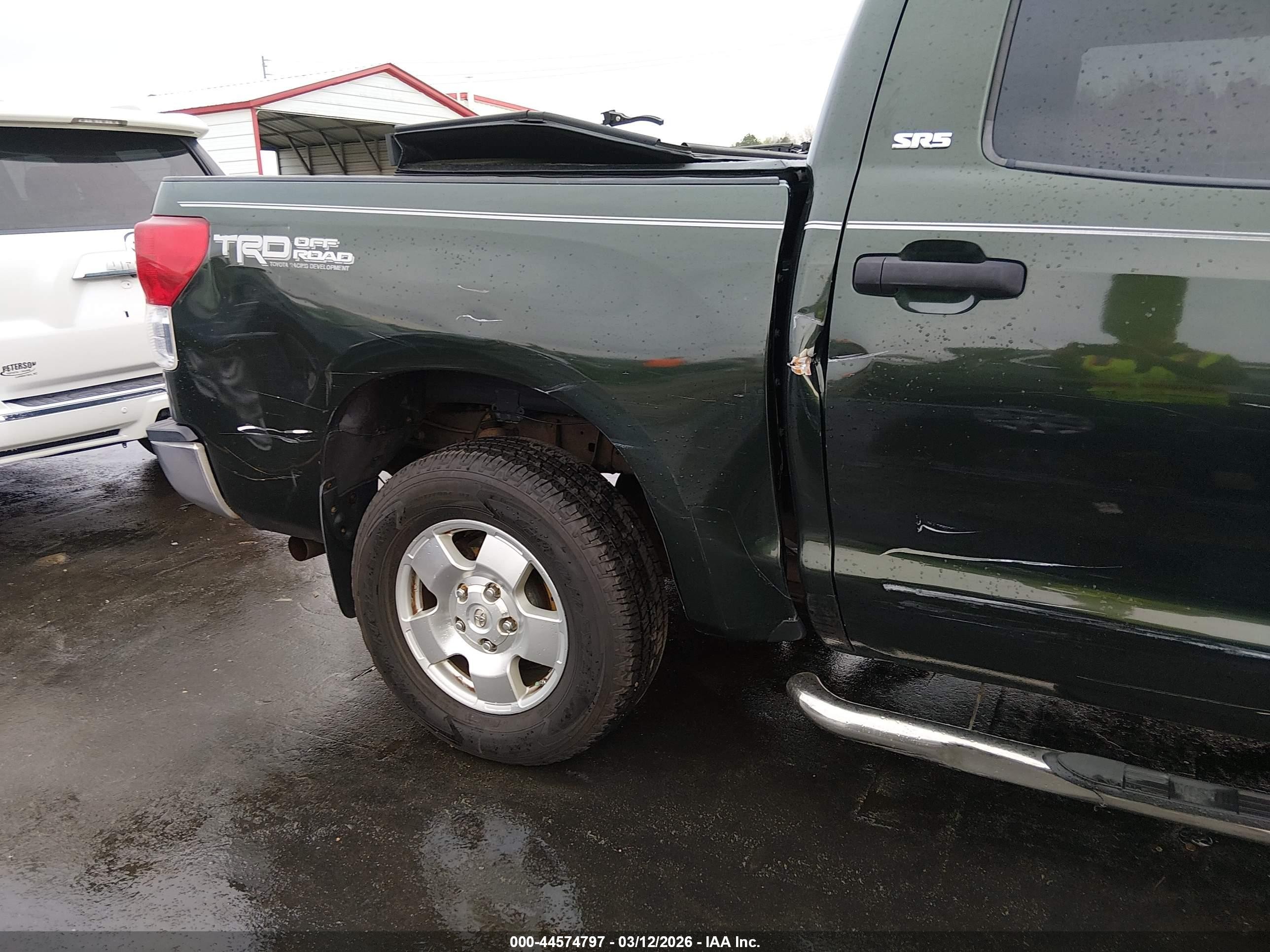 2011 Toyota Tundra Grade 5.7l V8 Green vin: 5TFEY5F18BX103057
