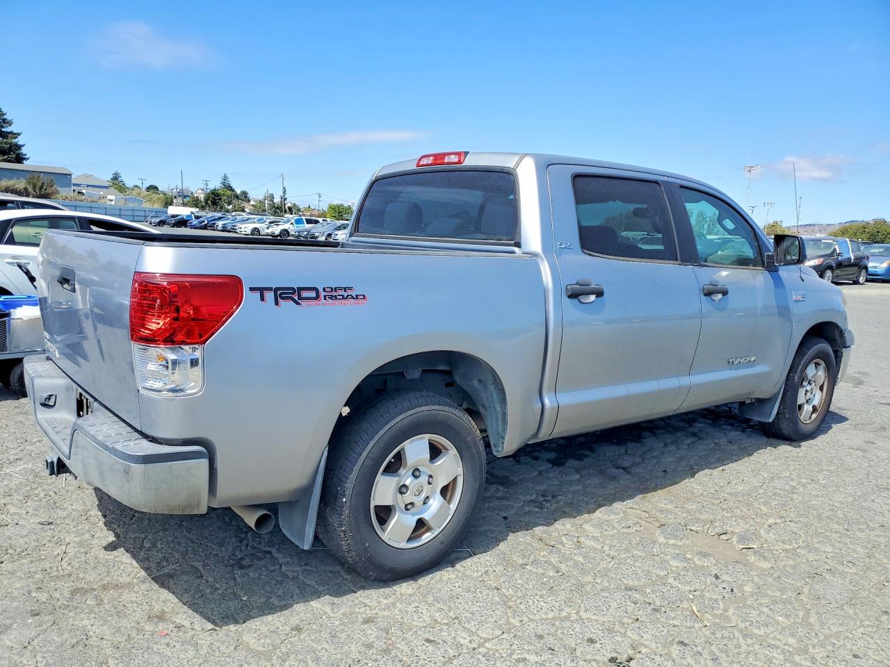 2011 Toyota Tundra Crewmax Sr5 Silver vin: 5TFEY5F18BX107450