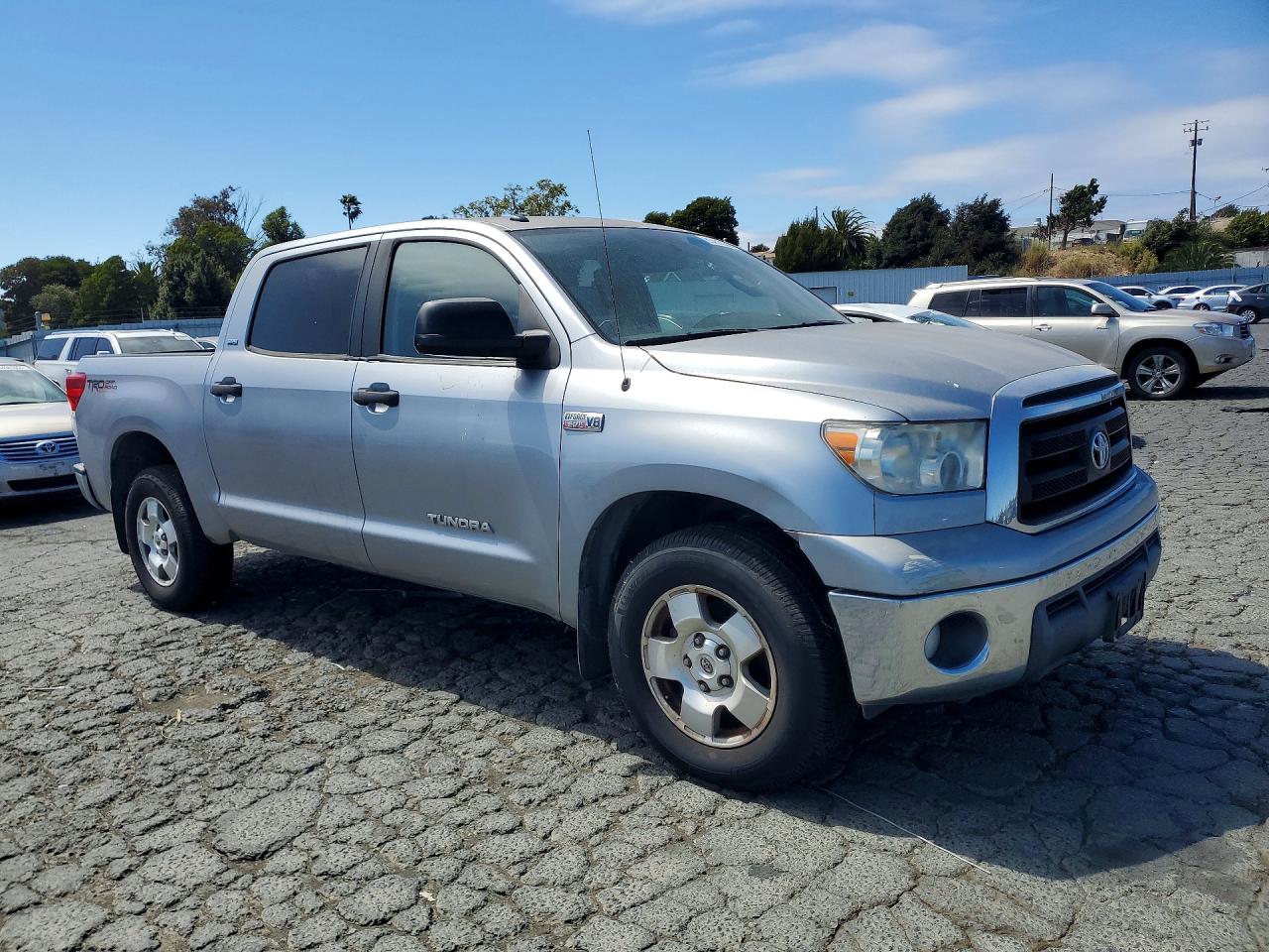 2011 Toyota Tundra Crewmax Sr5 Silver vin: 5TFEY5F18BX107450