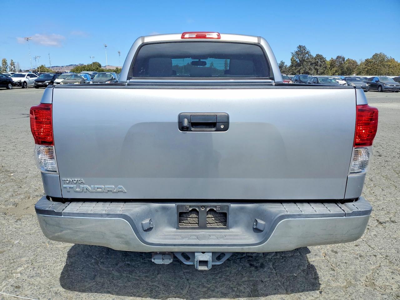 2011 Toyota Tundra Crewmax Sr5 Silver vin: 5TFEY5F18BX107450